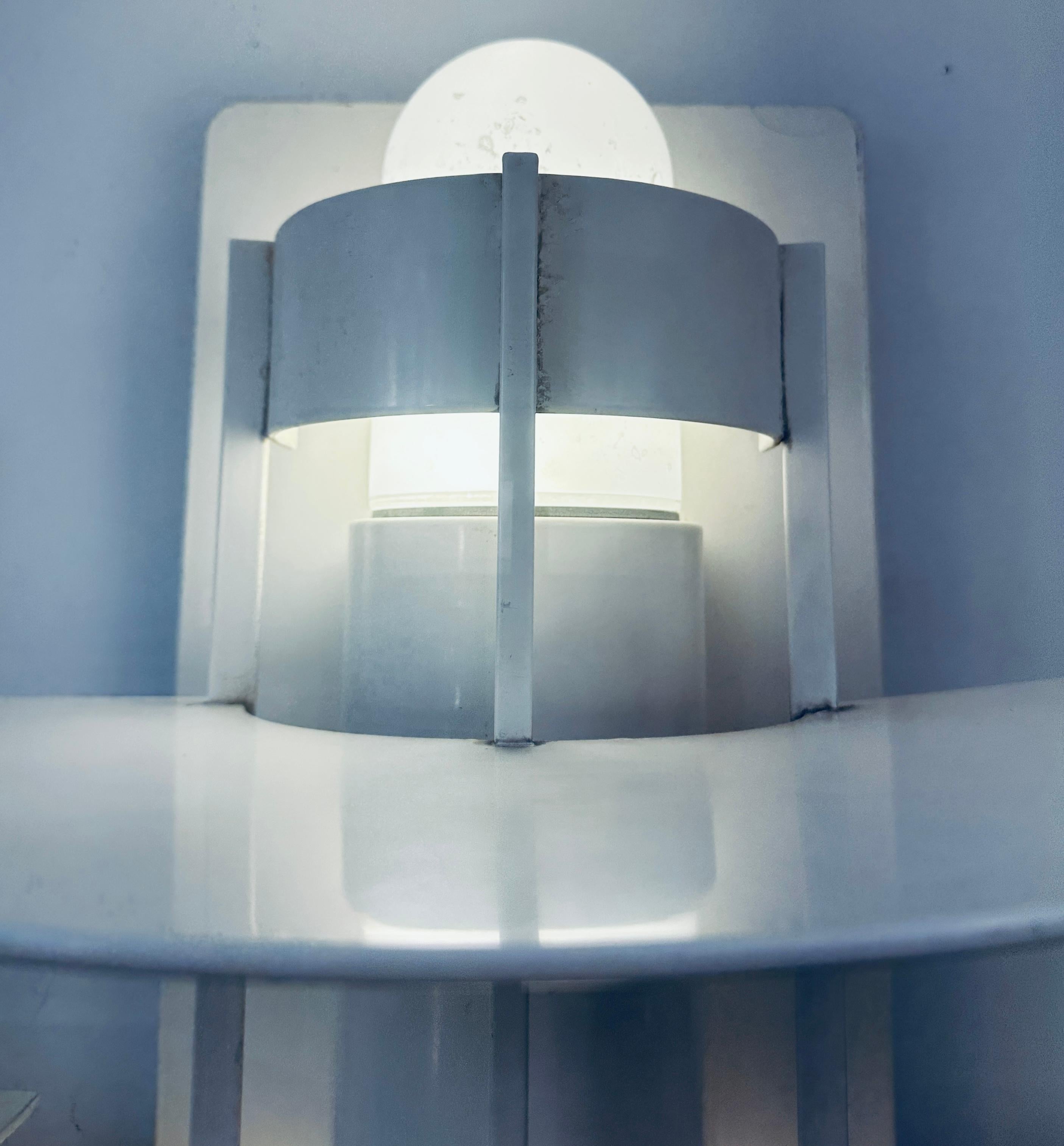 Lampada da parete per esterni A Space AGE danese Louis Poulsen degli anni '70 di Joachim Lepper in vendita 1