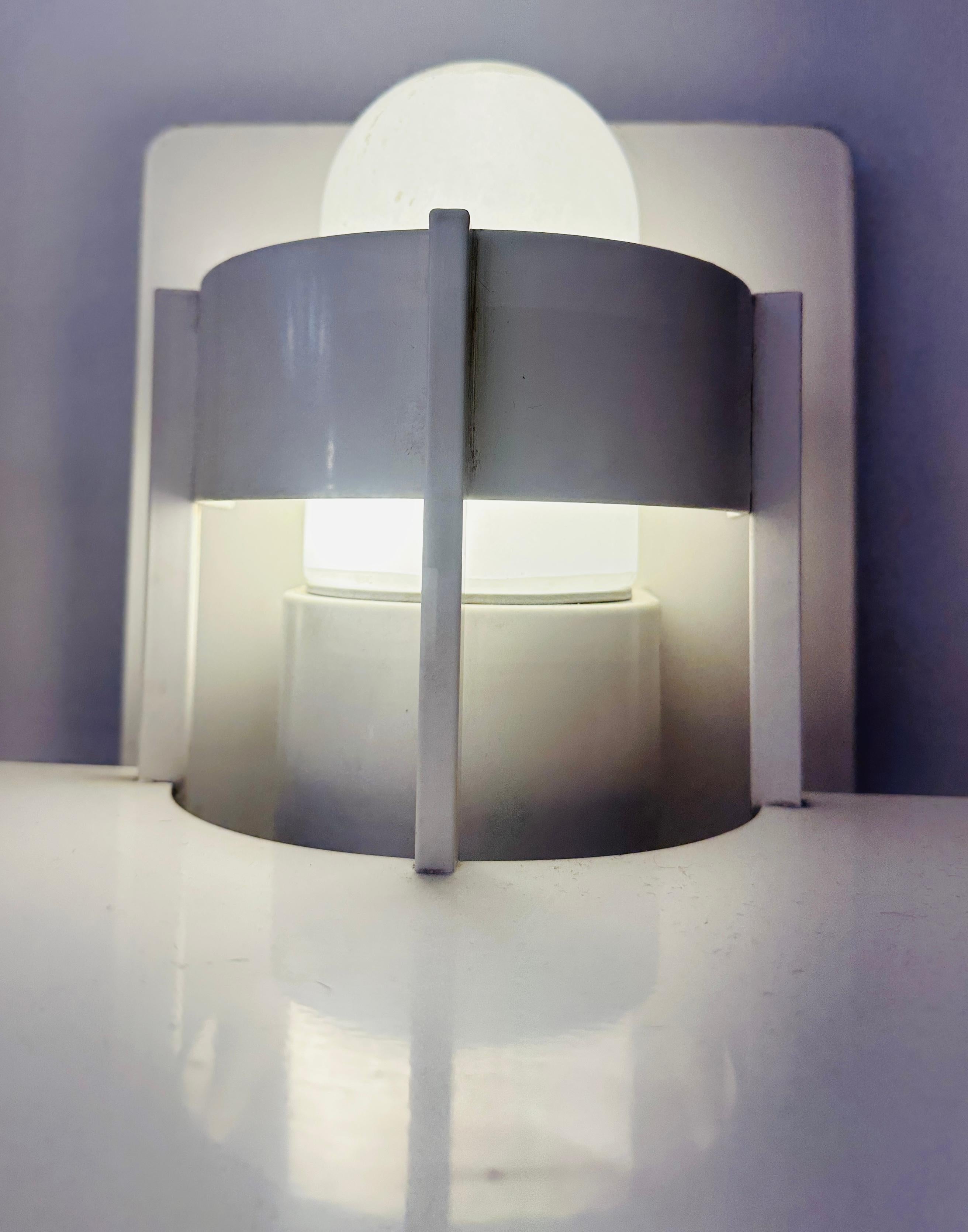 Lampada da parete per esterni A Space AGE danese Louis Poulsen degli anni '70 di Joachim Lepper in vendita 3
