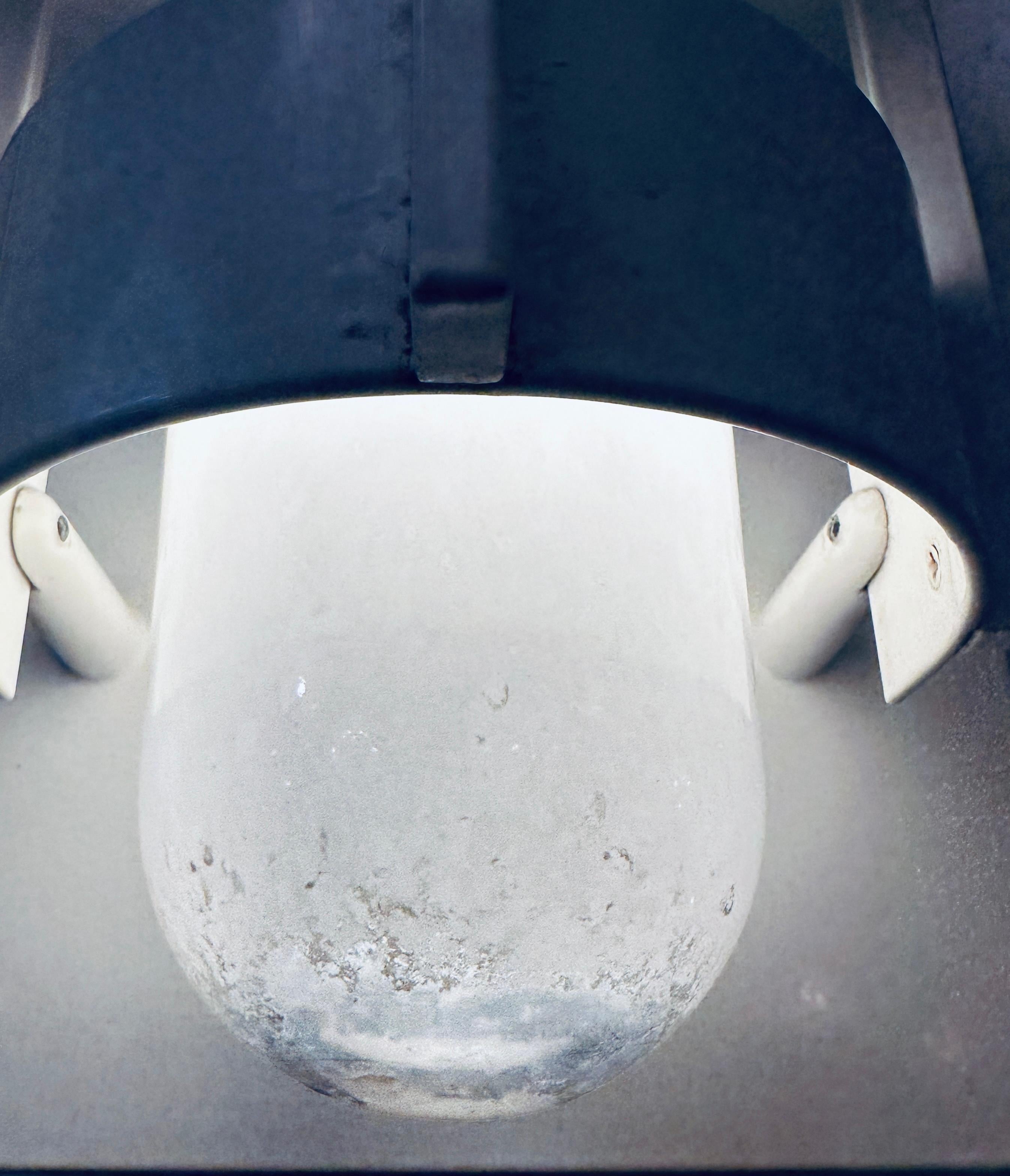 Lampada da parete per esterni A Space AGE danese Louis Poulsen degli anni '70 di Joachim Lepper In condizioni discrete in vendita a London, GB