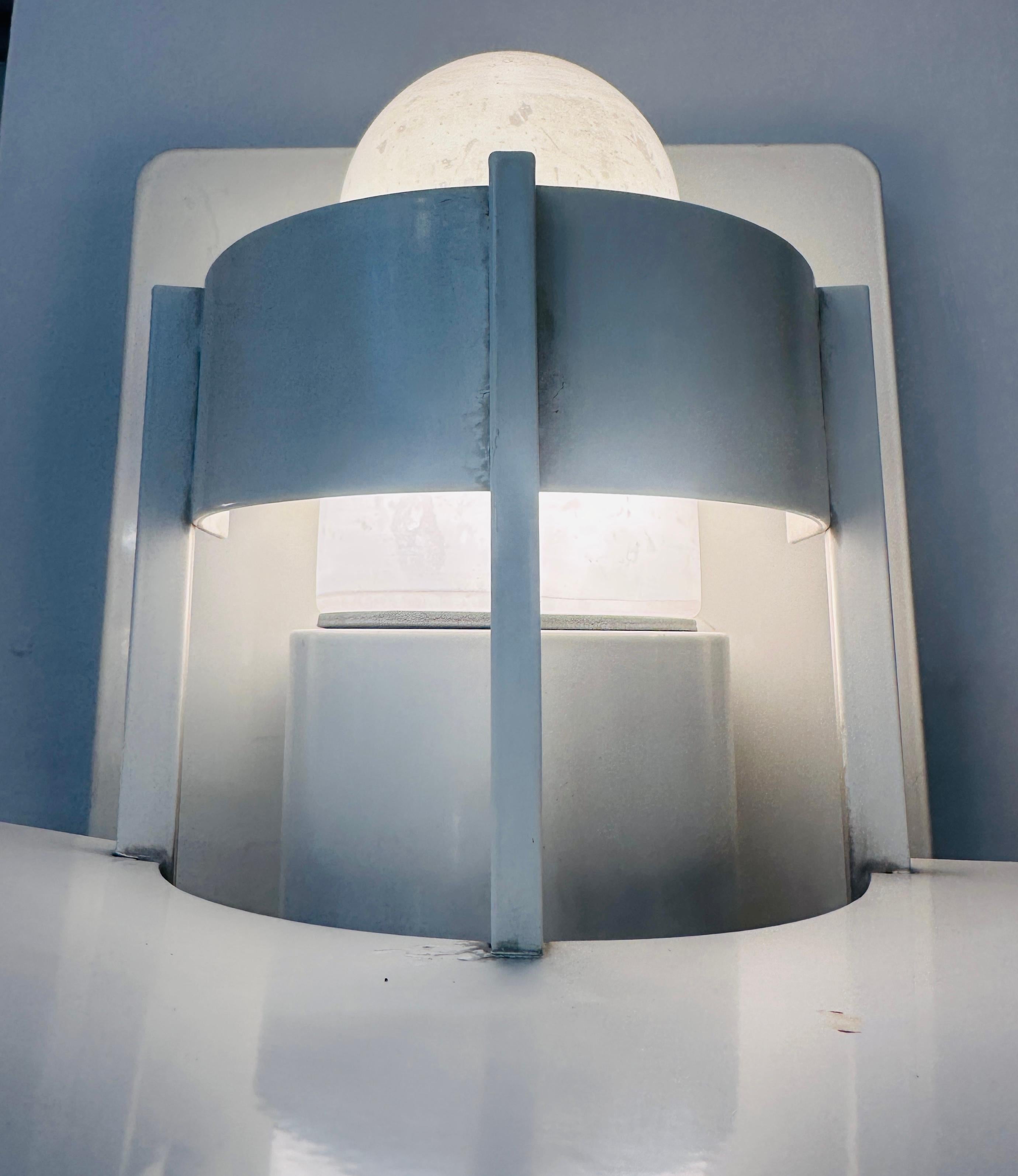 XX secolo Lampada da parete per esterni A Space AGE danese Louis Poulsen degli anni '70 di Joachim Lepper in vendita