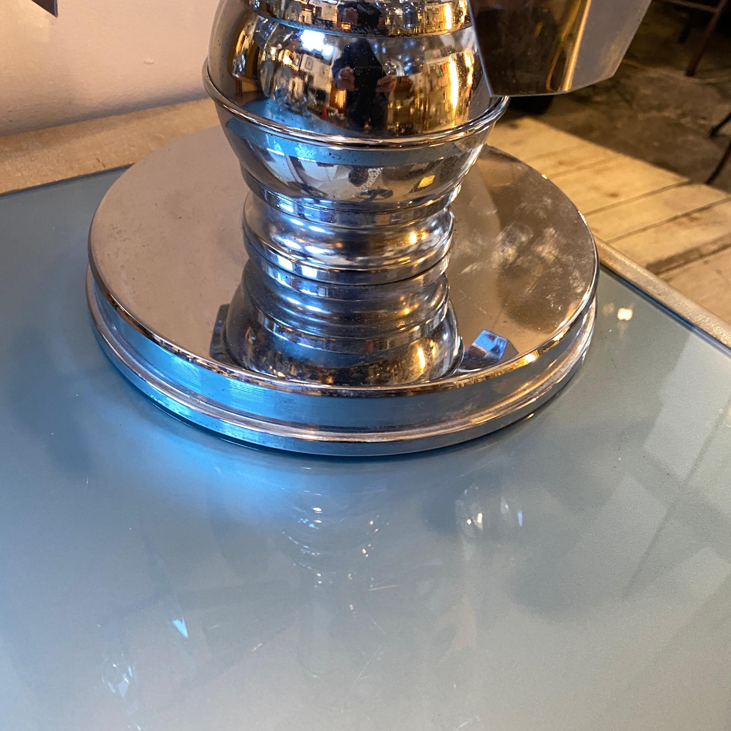 1970s Space Age Italian Chromed Steel and Glass Table Lamp by Oscar Torlasco For Sale 6