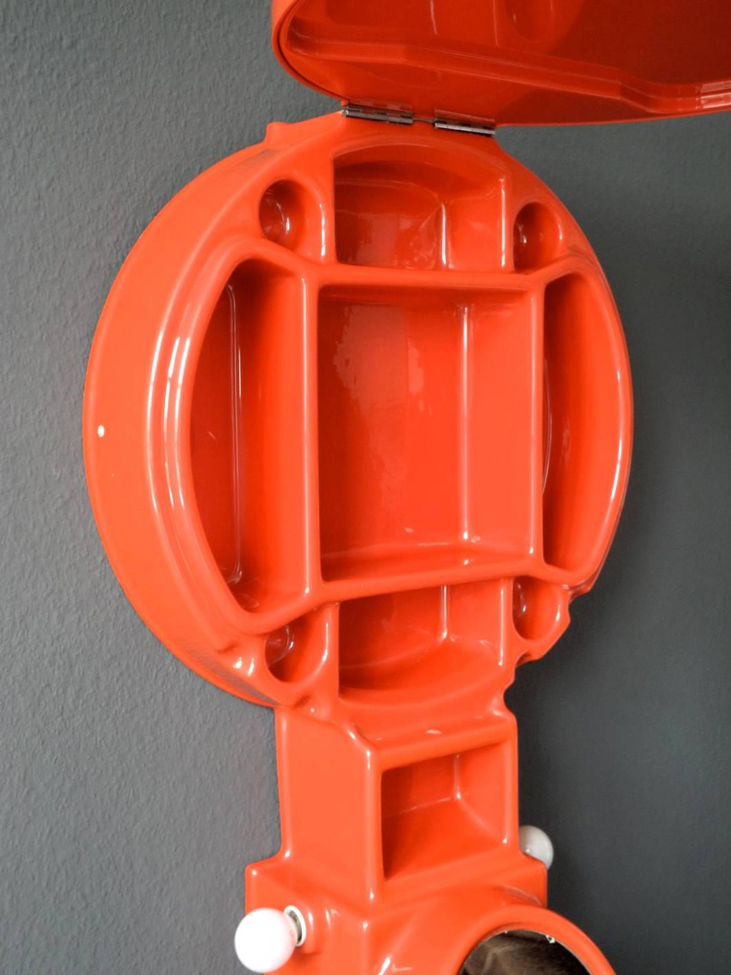1970er Space Age Spiegelschrank mit Beleuchtung und faltbarem Spiegel, Made in Italy 3