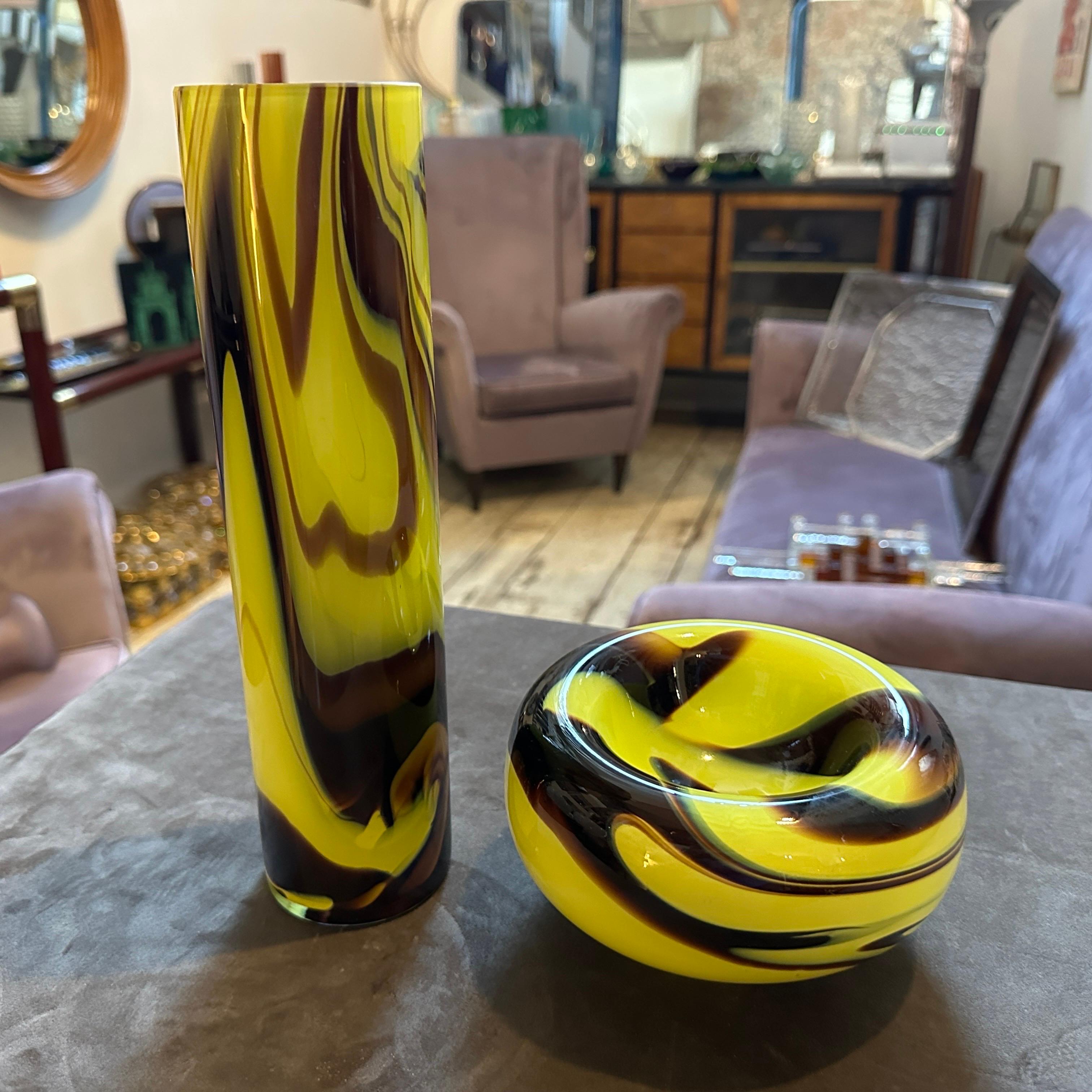 Posacenere e vaso in vetro di Murano opalino degli anni '70 di Carlo Moretti in vendita 4