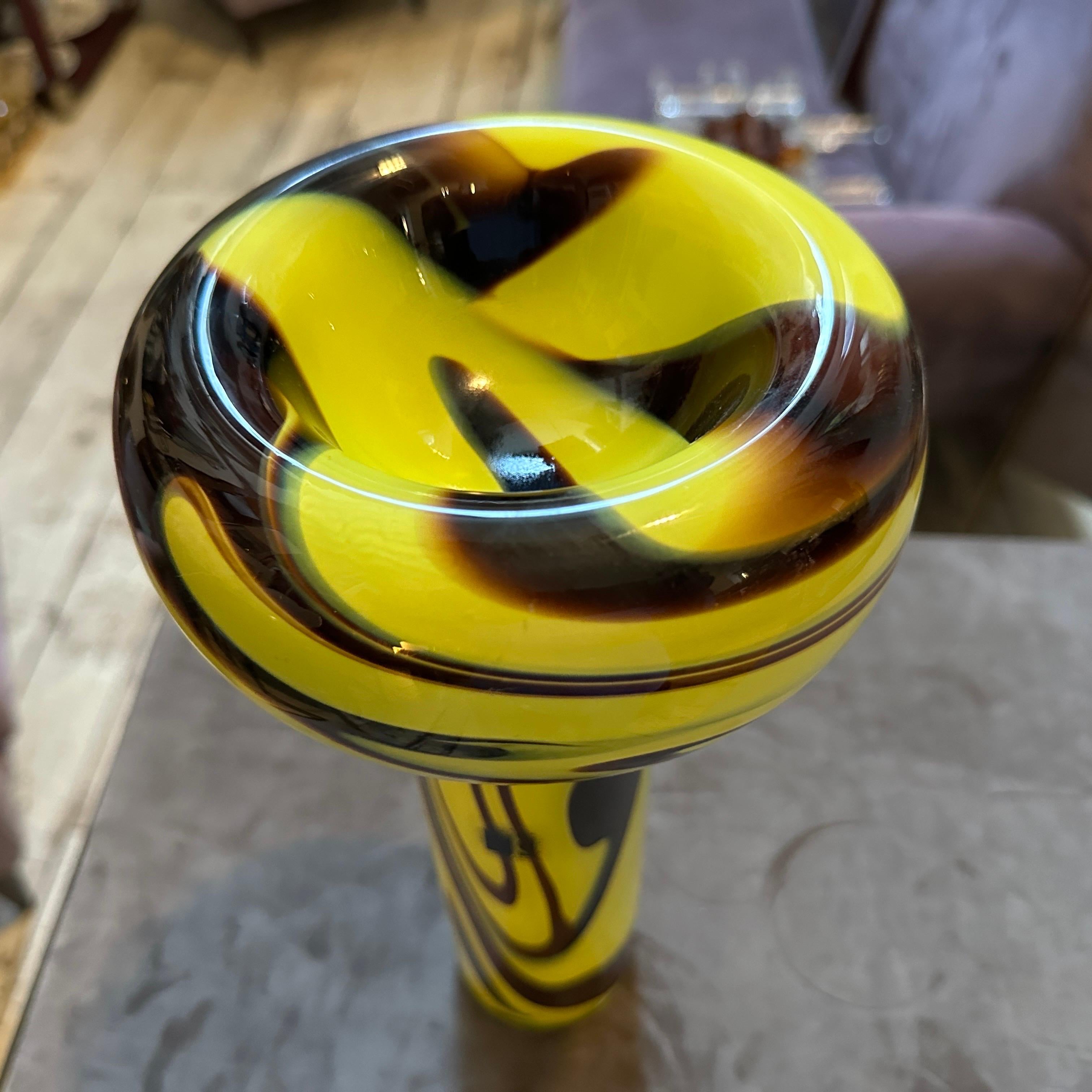 Italiano Posacenere e vaso in vetro di Murano opalino degli anni '70 di Carlo Moretti in vendita