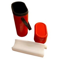 Carrello frigo portatile in plastica degli anni '70 per vino con capacità di due bottiglie