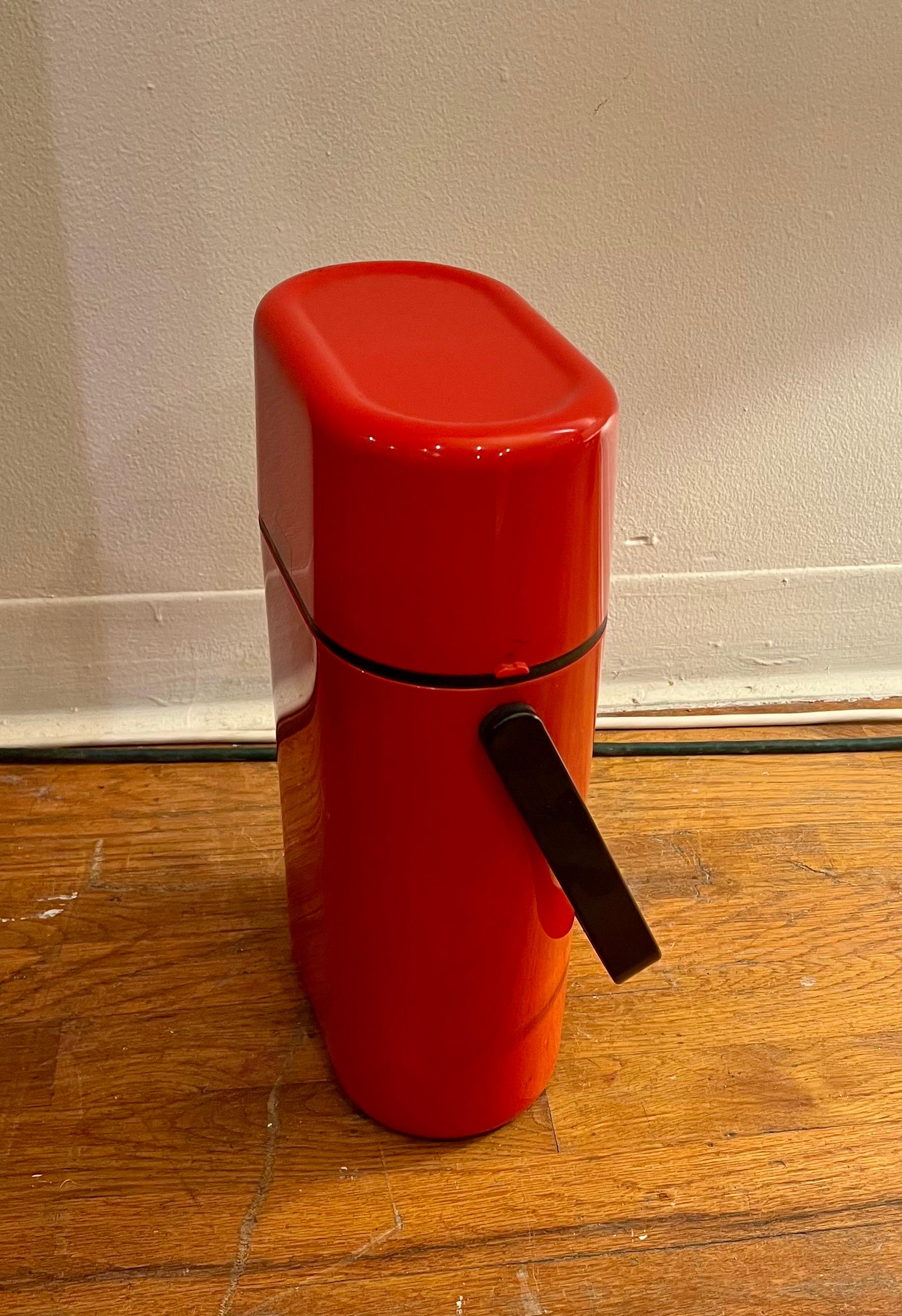 1970er Jahre Space Age Portable Kunststoff Weinkühler Caddy Zwei-Flaschen-Kapazität (Australisch) im Angebot