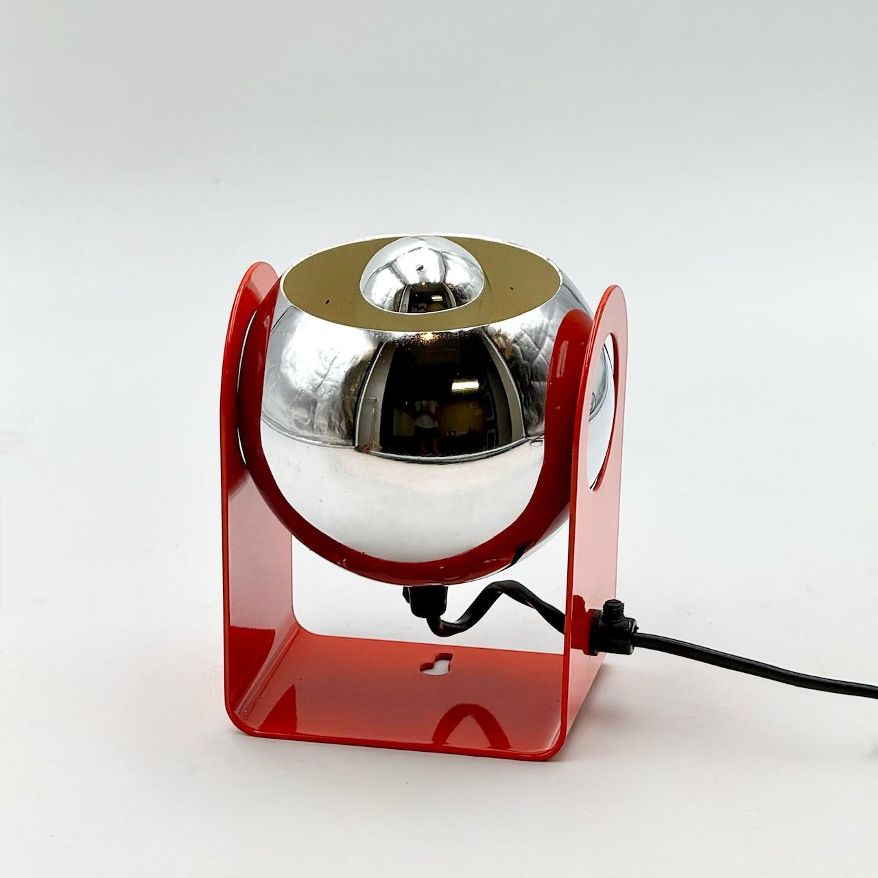 1970s Space Age Red & Chrome Eyeball Lamp, Table or Wall Light, Italy For Sale 4