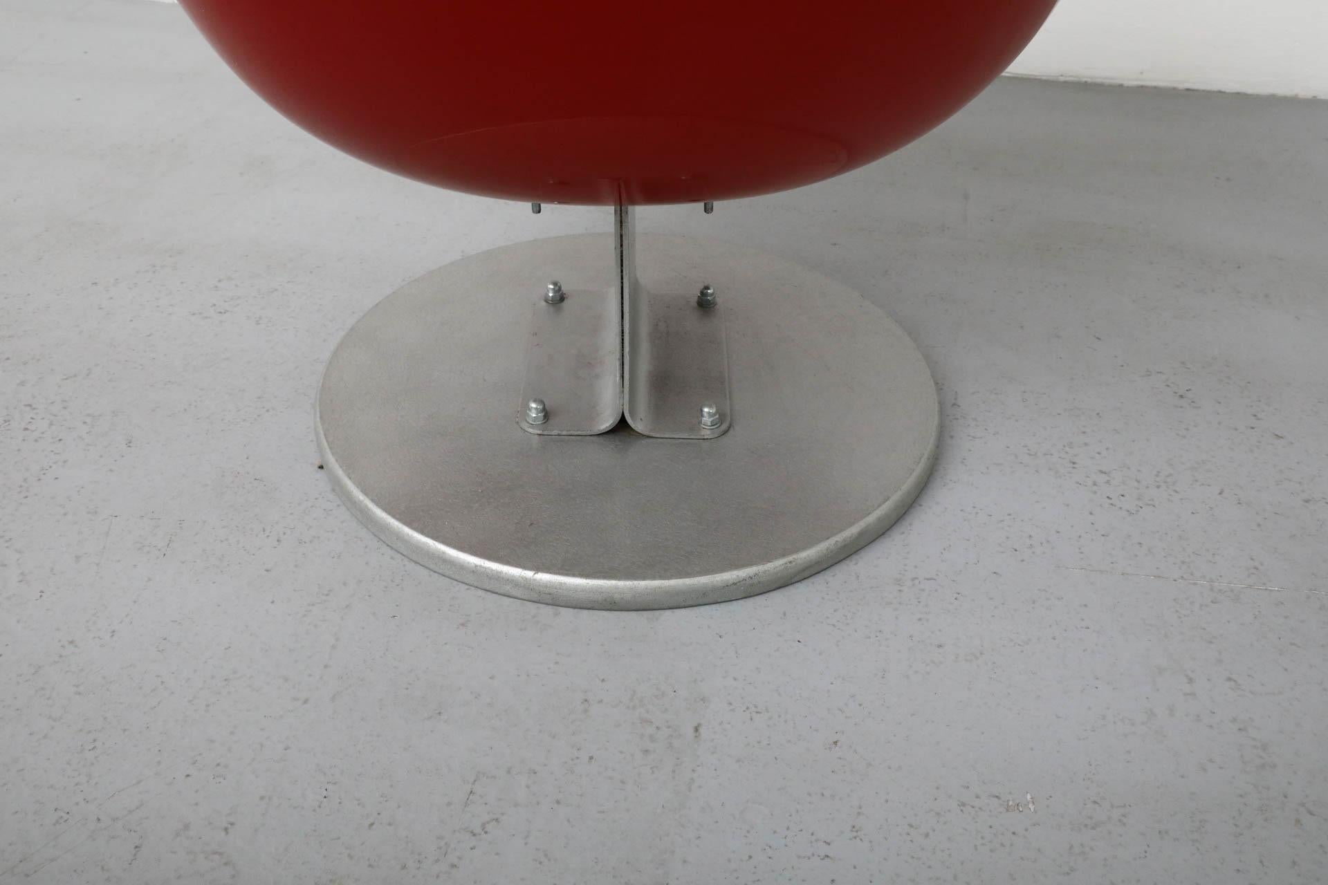 1970's Space Age Red Cinema Chair with Headrest, Paris For Sale 12