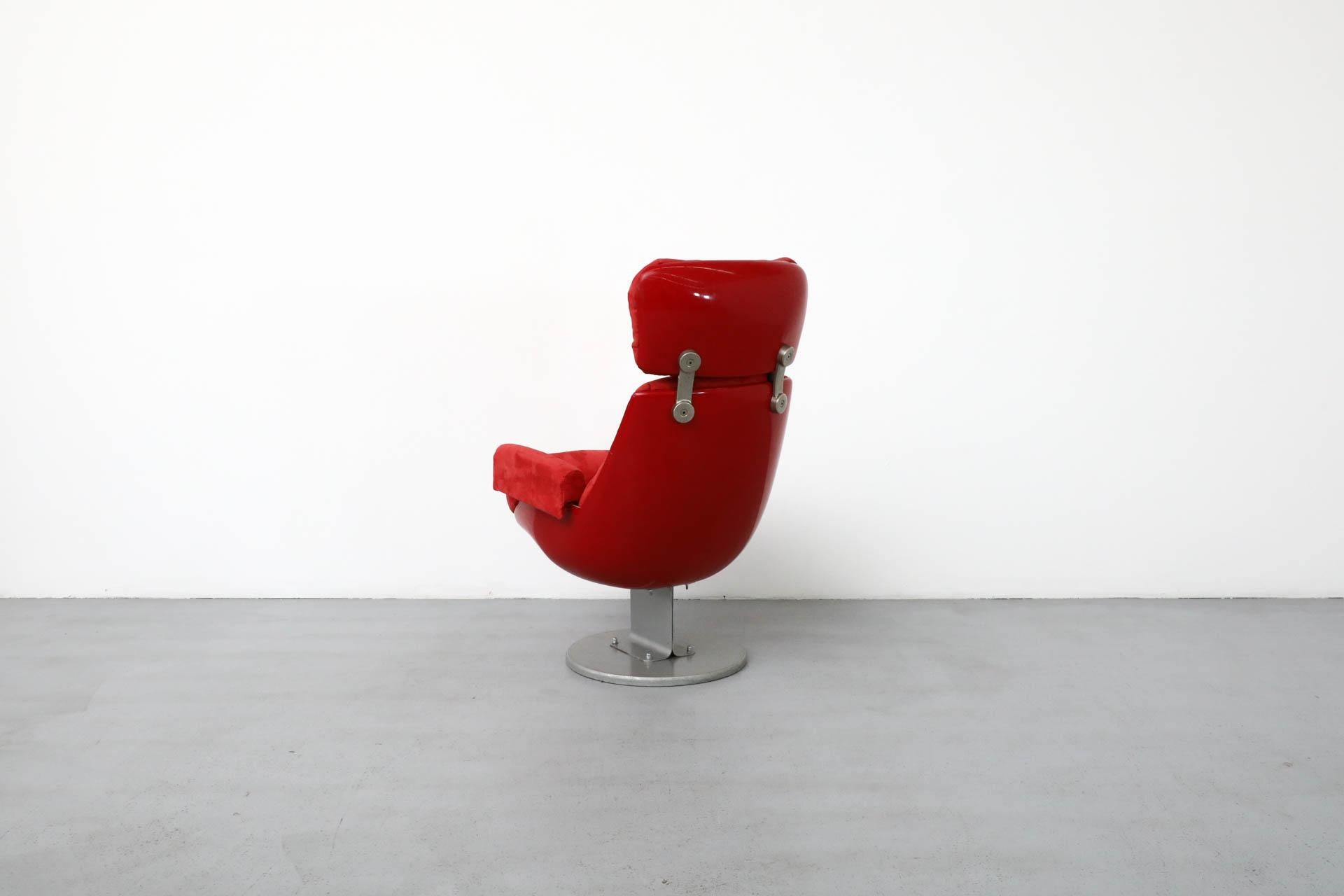 1970's Space Age Red Cinema Chair with Headrest, Paris In Good Condition For Sale In Los Angeles, CA