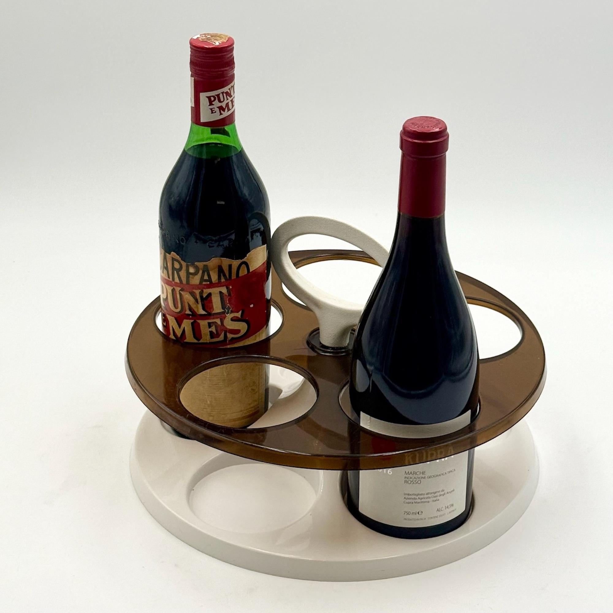 Fine XX secolo 1970s Space Age Rotating Bottle Holder in White Plastic Made in Holland in vendita