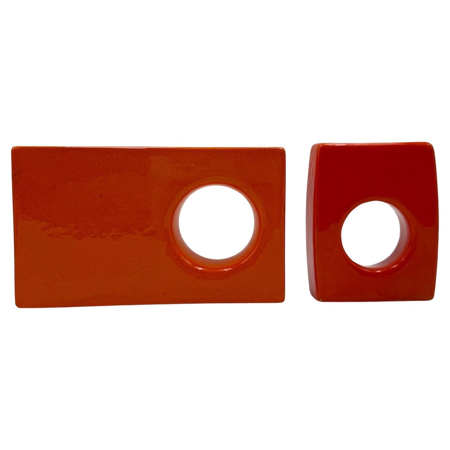 Coppia scultorea in ceramica arancione degli anni 
70, realizzata a mano. in vendita