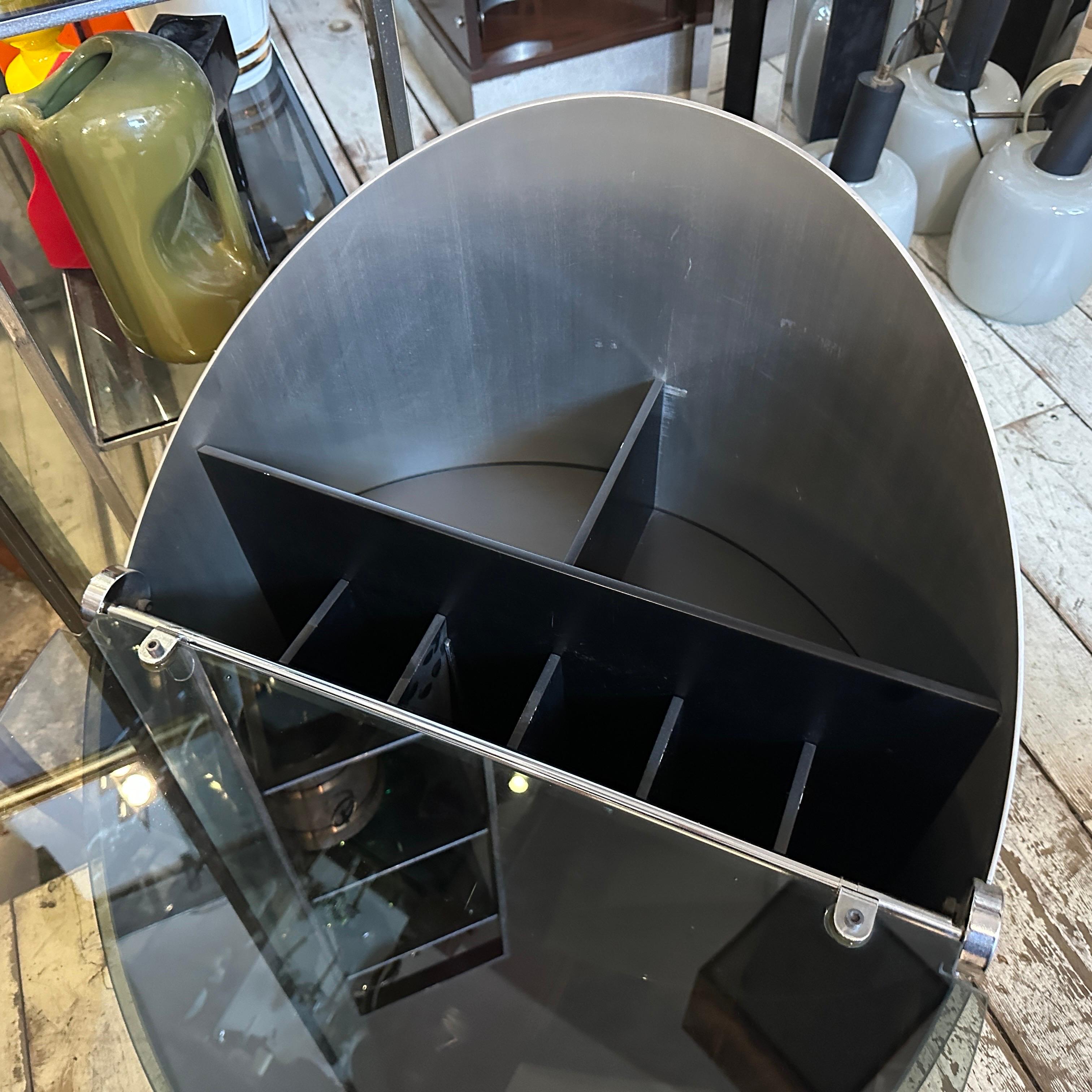 1970s Space Age Steel and Glass Bar Cart by Claudio Salocchi for Luigi Sormani For Sale 2