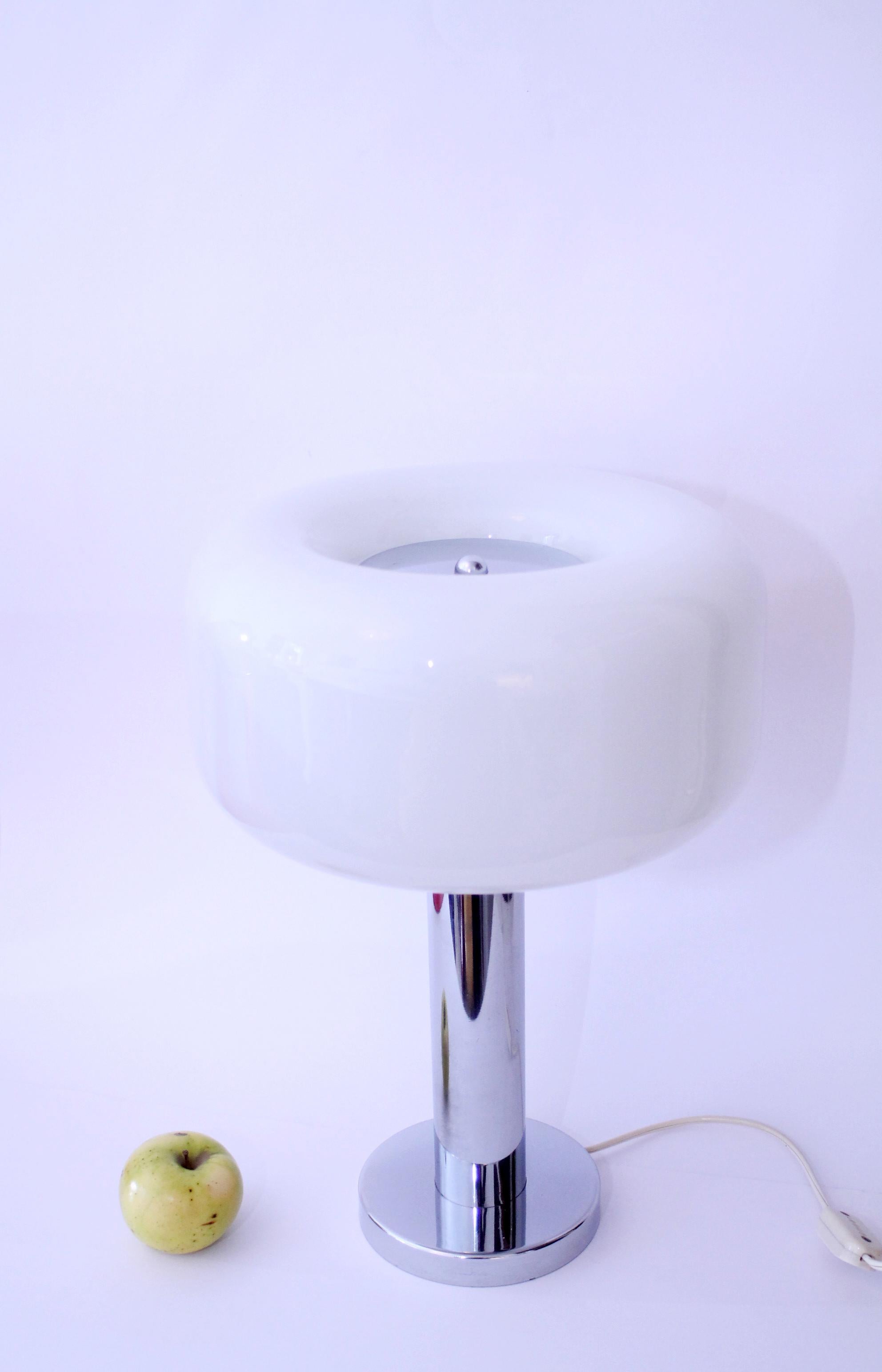 1970s Space age table lamp  Opaline lampshade + Chromed base (40x28x28cm). Cool In Good Condition For Sale In Firenze, FI