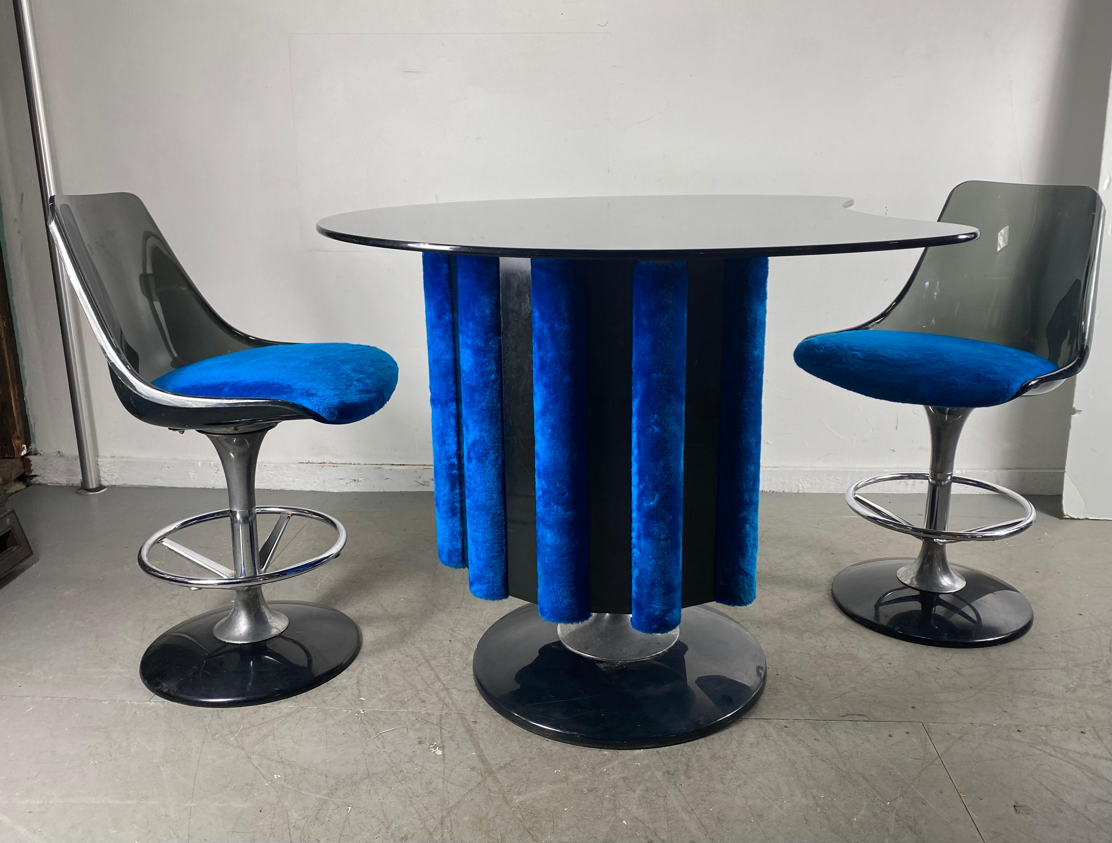 1970s Space Age Three-Piece Pedestal Dry Bar with Two Stools by Chrome Craft 2