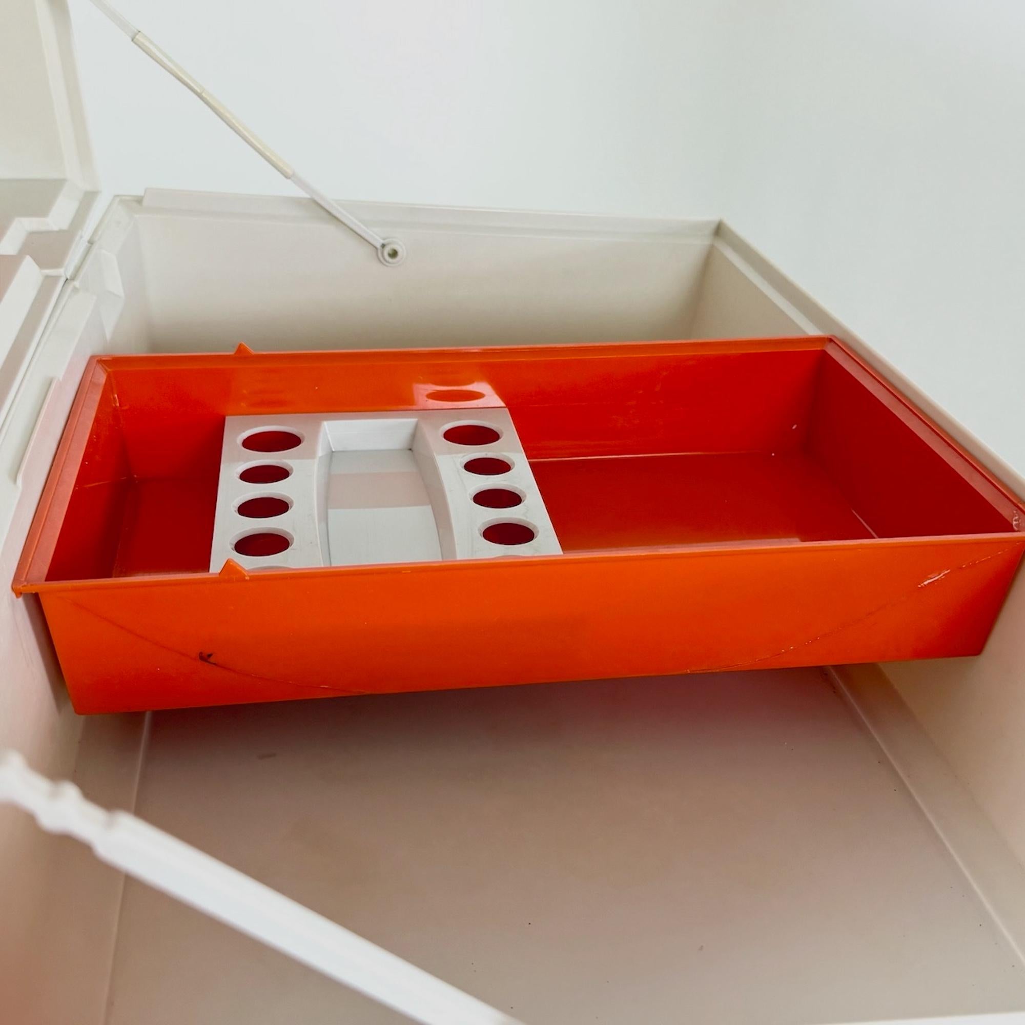 Dutch 1970s Space Age Vanity Set with Stool, Flair Holland – Plastic, White & Orange For Sale