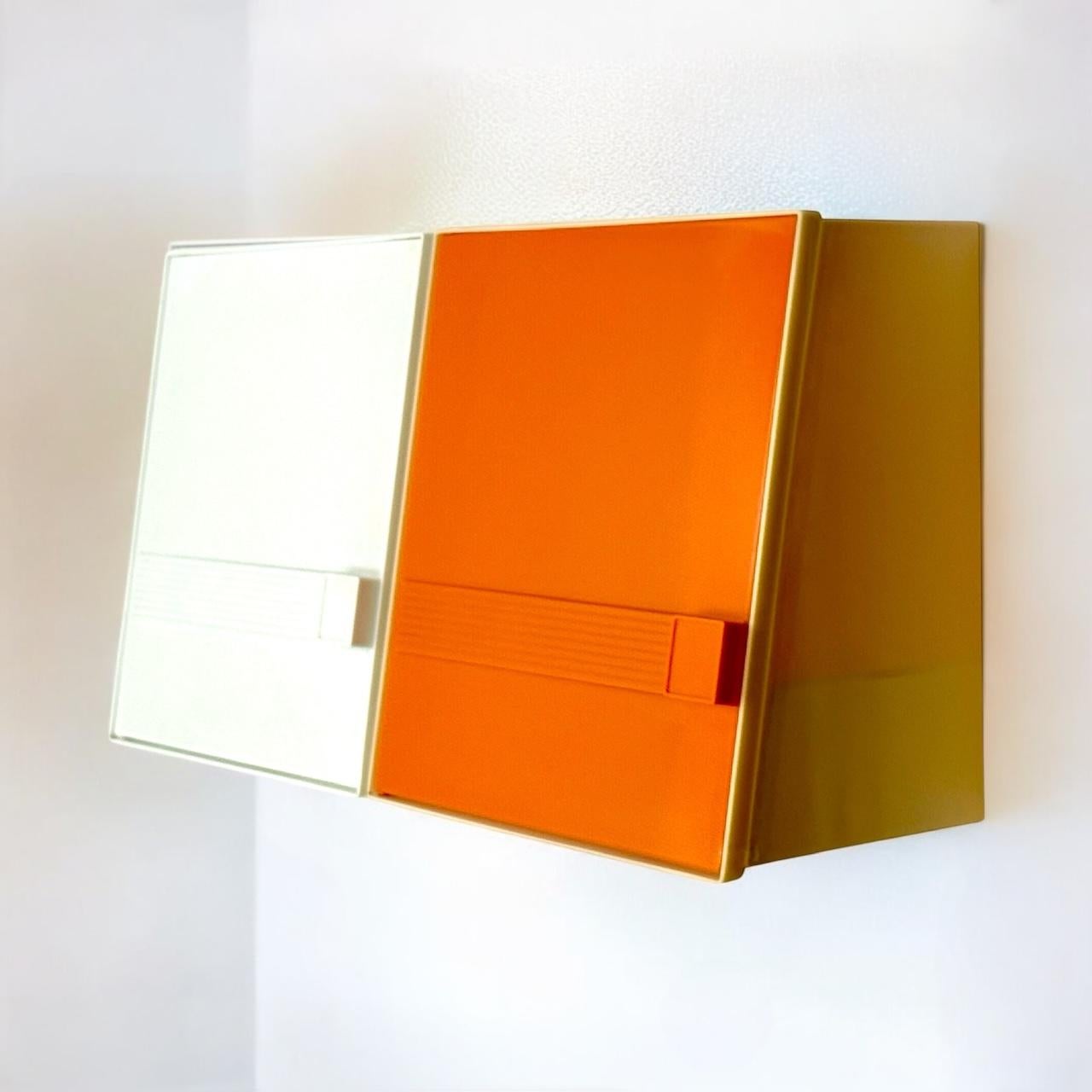 1970er Space Age Wandschränke von Flair, Holland - Kunststoff, Orange & Weiß (Niederländisch) im Angebot