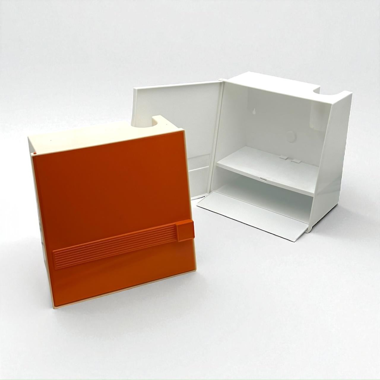 1970er Space Age Wandschränke von Flair, Holland - Kunststoff, Orange & Weiß im Angebot 3