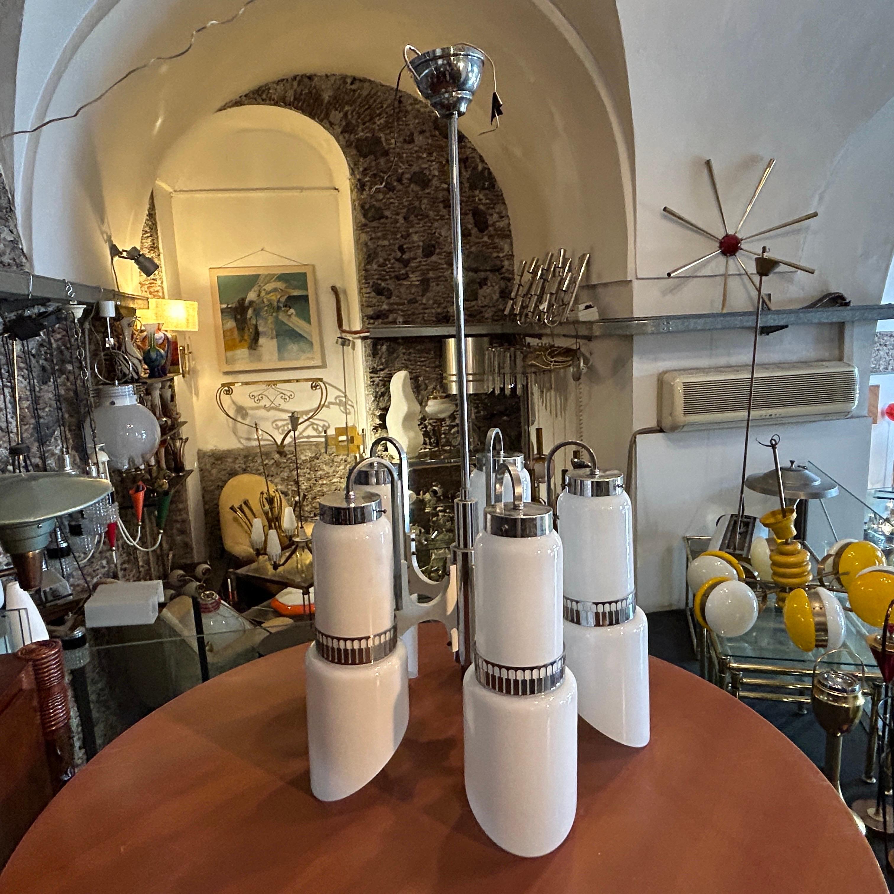 1970s Space Age White Glass Wood and Metal Chandelier by Gaetano Sciolari In Good Condition For Sale In Aci Castello, IT