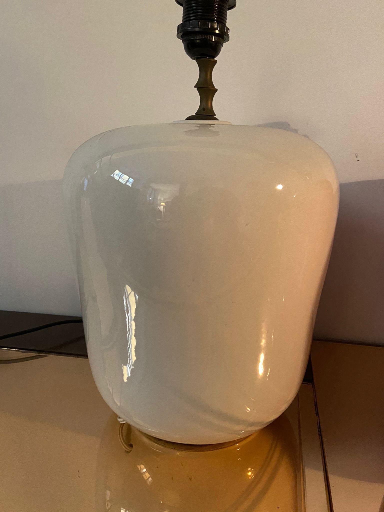 1970s Space Age white table lamp base in ceramic by Gabbianelli, Made in Italy.