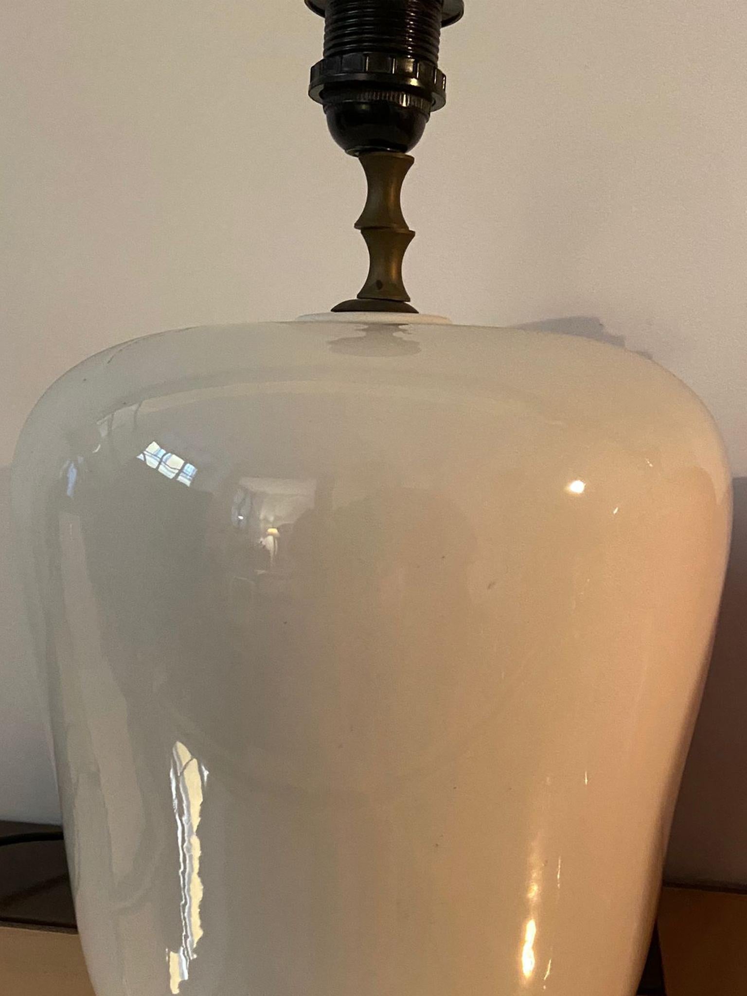 European 1970s Space Age White Table Lamp Base in Ceramic by Gabbianelli, Made in Italy For Sale
