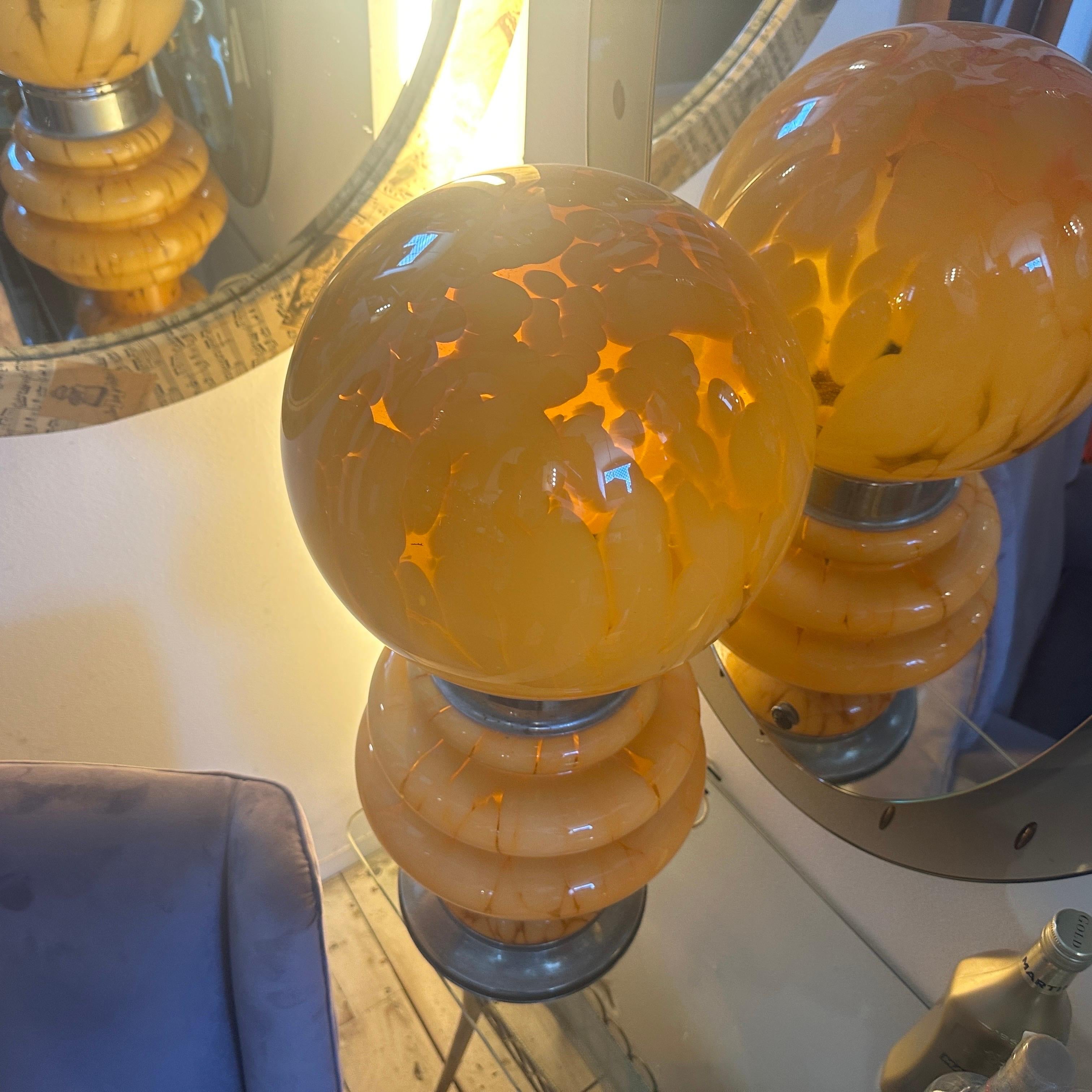 1970s Space Age Yellow Glass and Metal Table Lamp Carlo Nason for Mazzega In Good Condition For Sale In Aci Castello, IT
