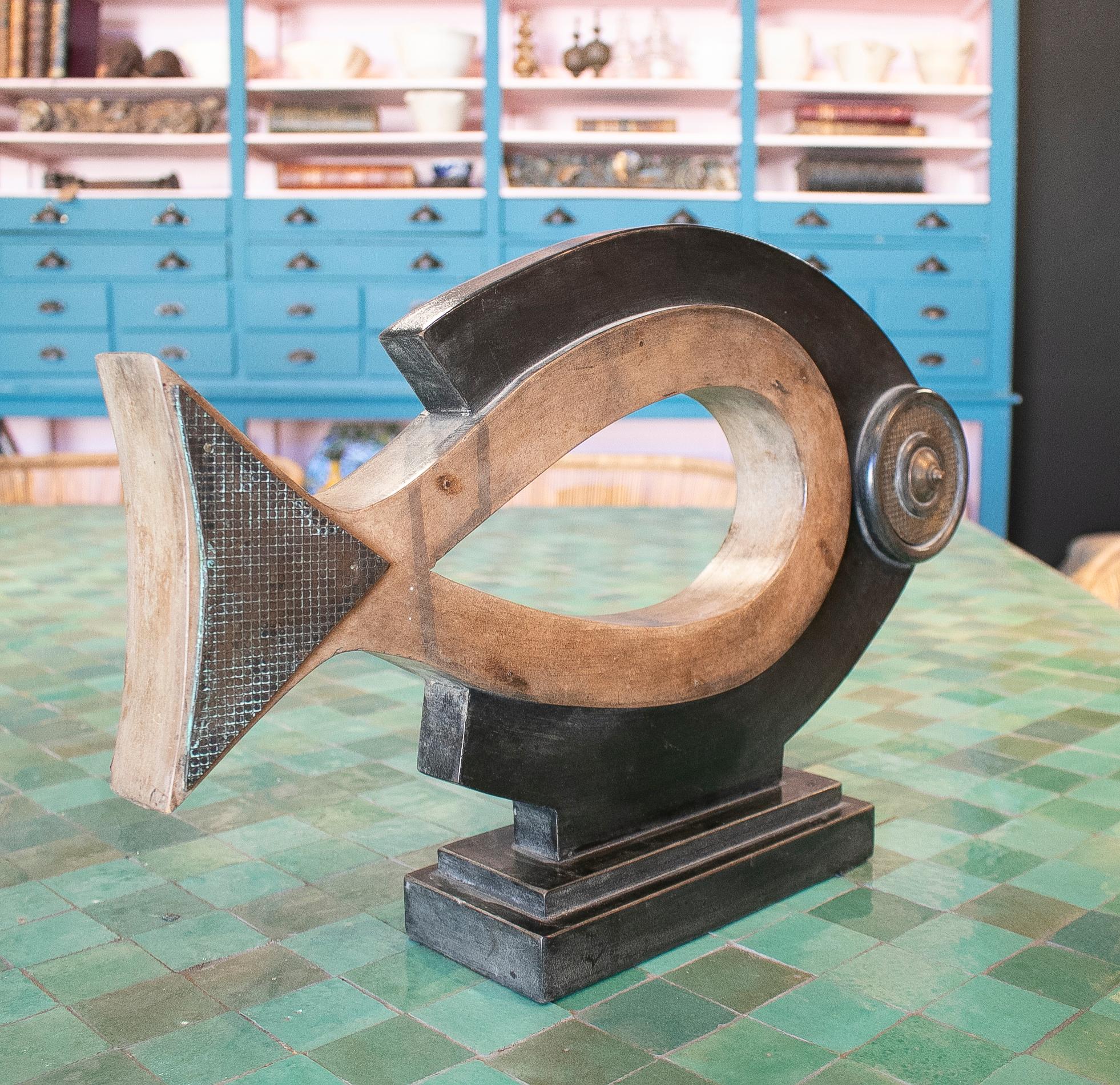 1970s Spanish 2-Tone Wood & Bronze Fish Table Figure Sculpture In Good Condition In Marbella, ES