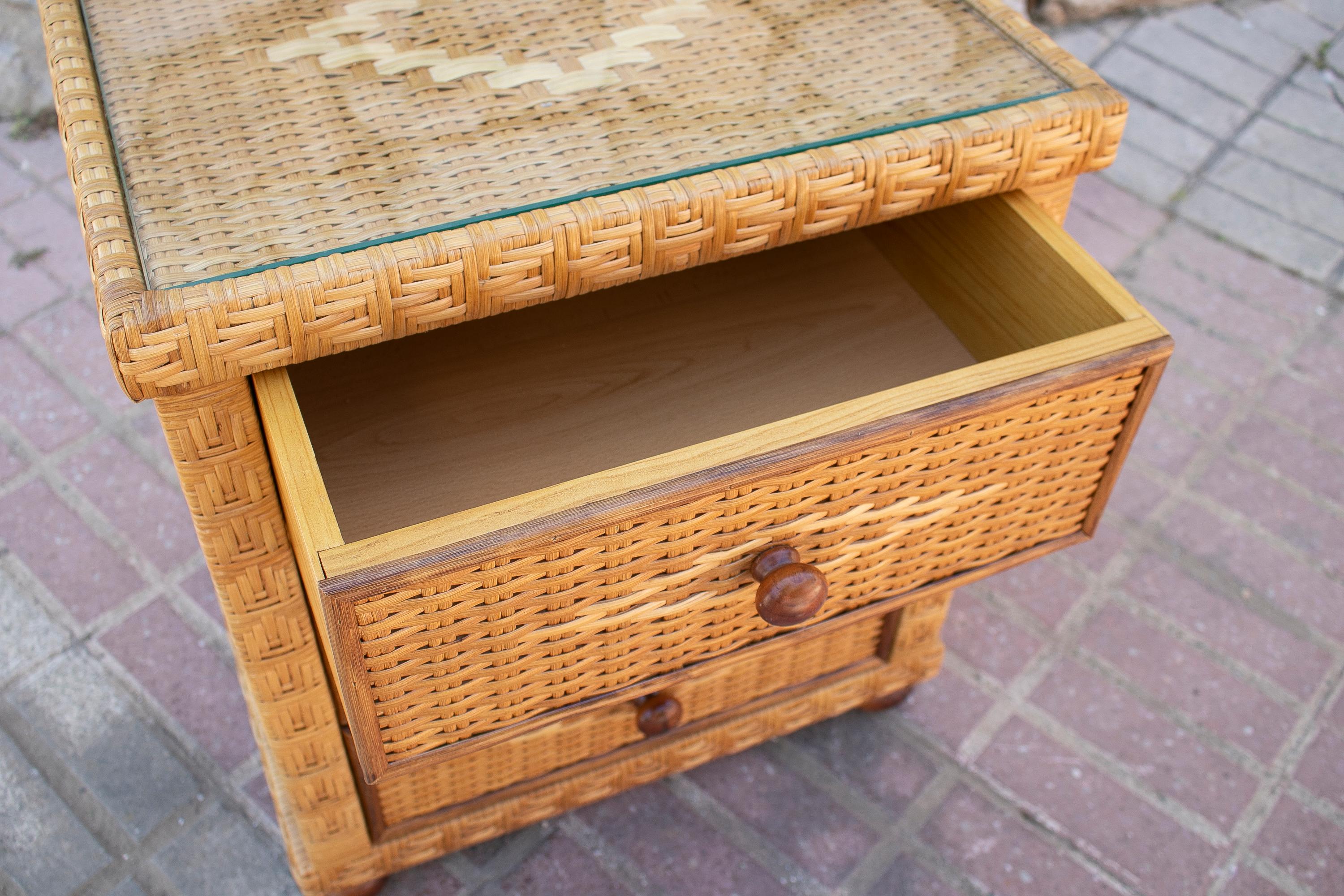 1970s Spanish 3-Drawer Lace Wicker Side Table For Sale 7