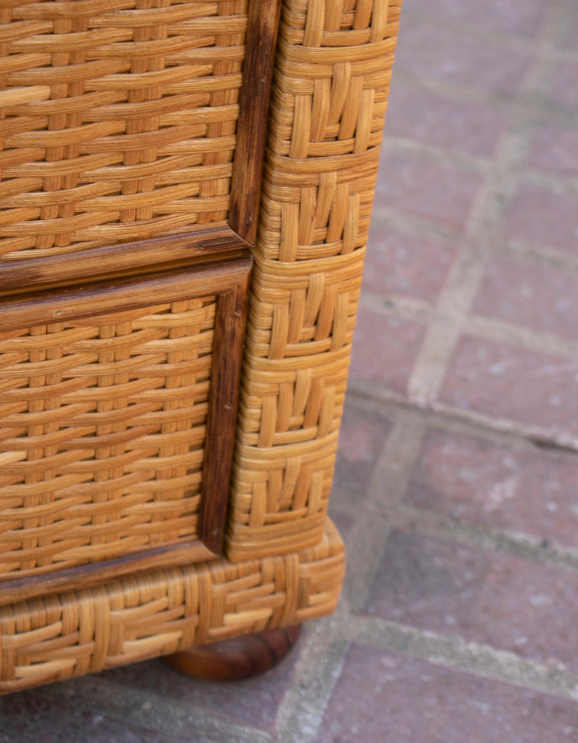 1970s Spanish 3-Drawer Lace Wicker Side Table For Sale 12