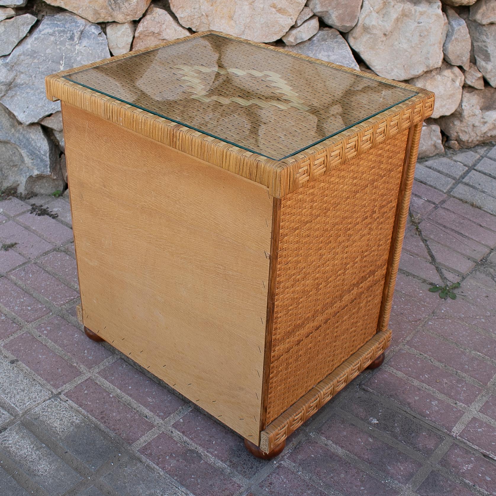 1970s Spanish 3-Drawer Lace Wicker Side Table For Sale 3
