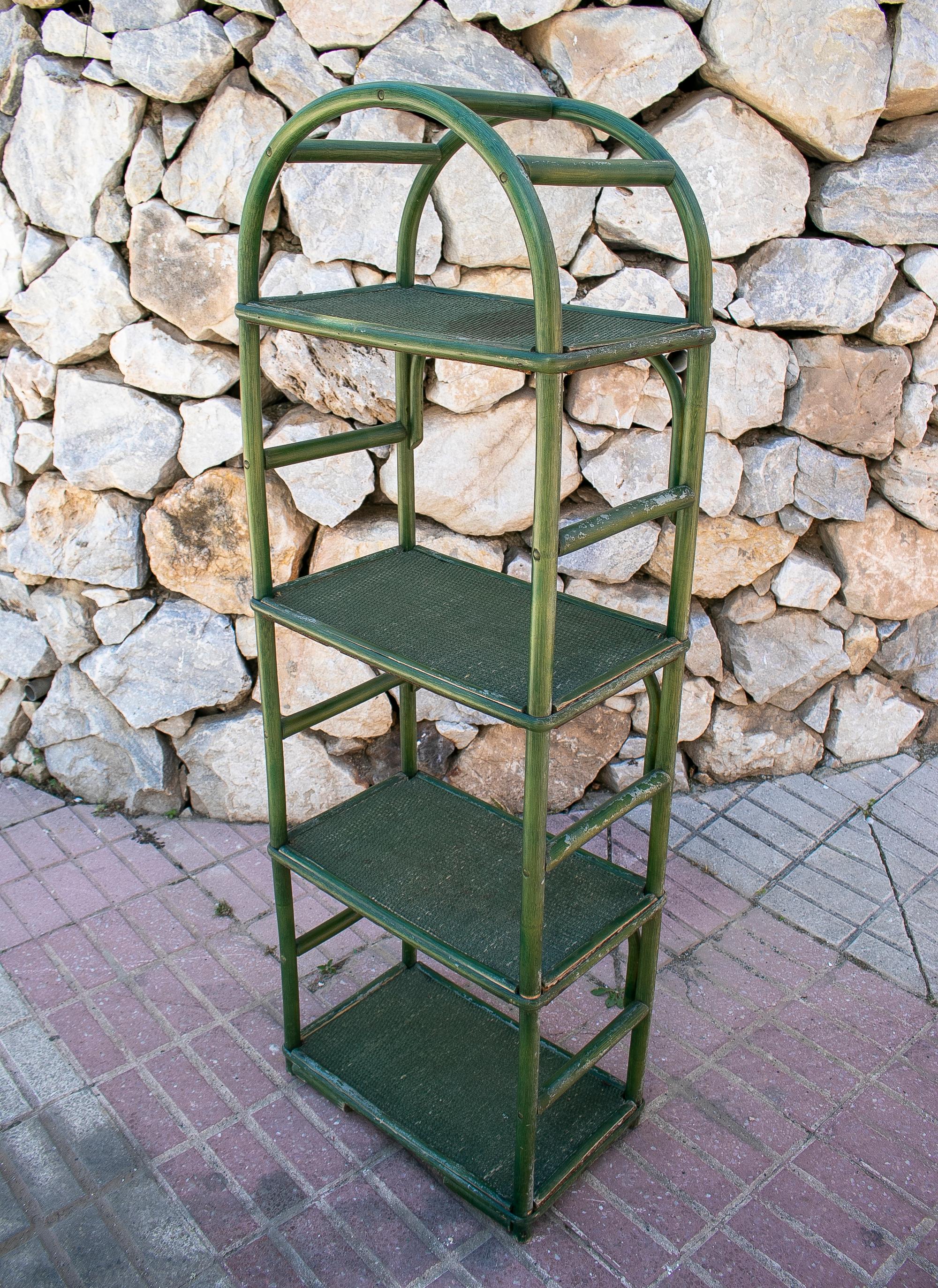 shelf rack in spanish
