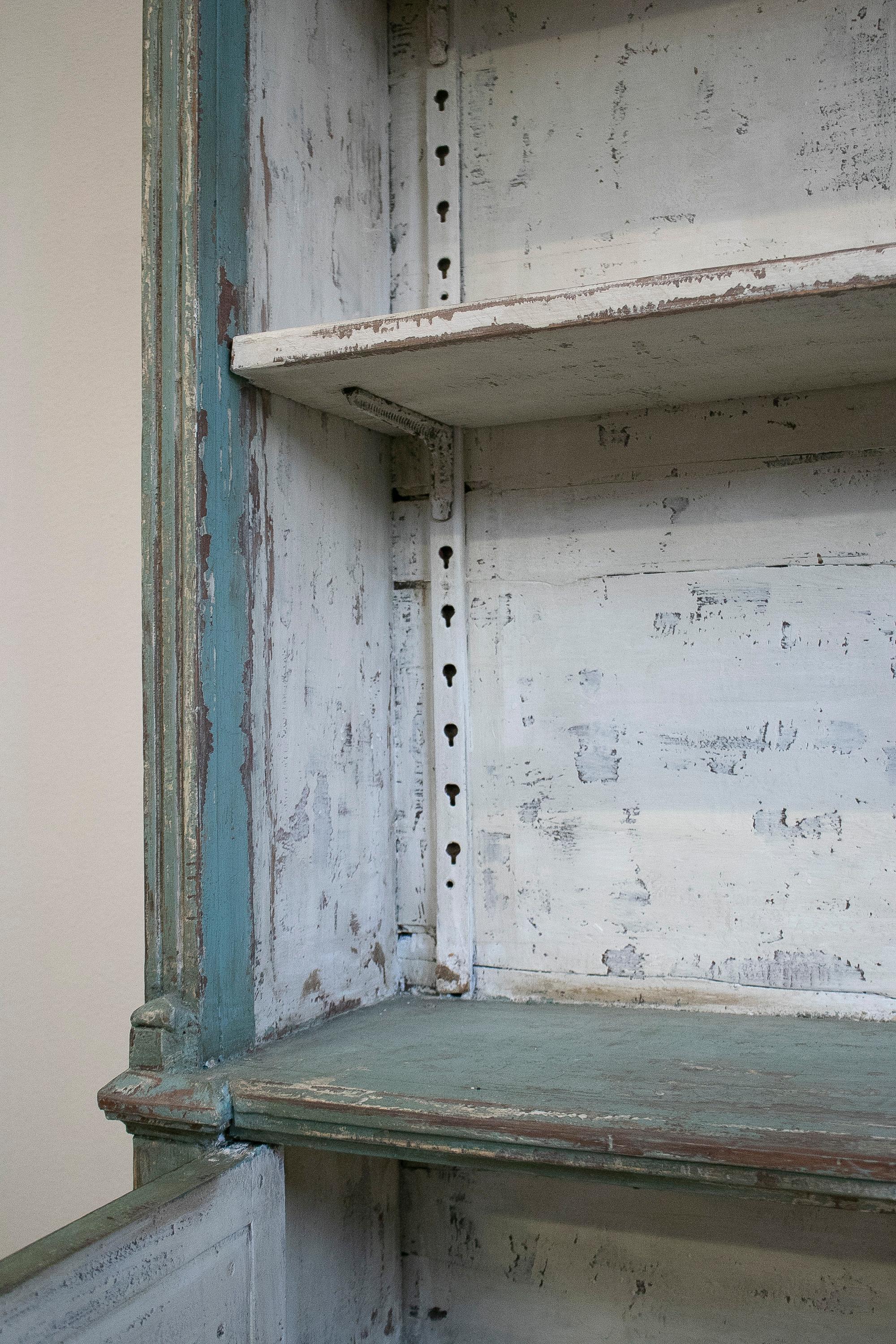 1970s Spanish 4-Shelf & 2-Door Painted Wooden Industrial Bookshelf In Good Condition In Marbella, ES