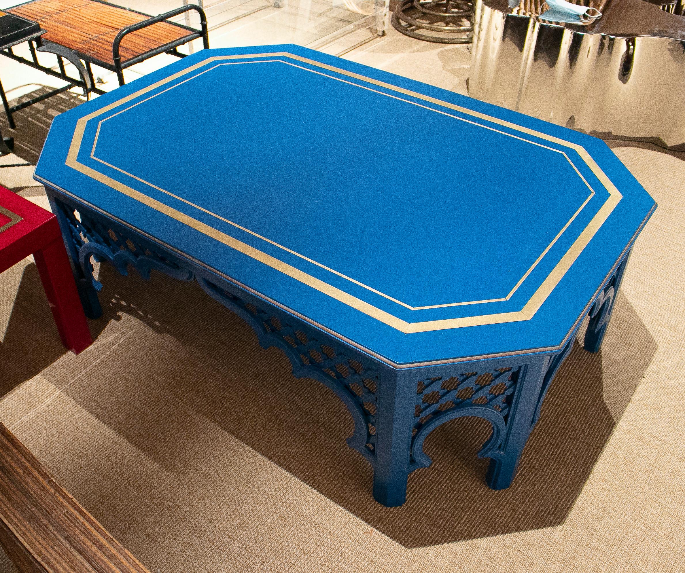 1970s Spanish Al-Andalus Inspired Wood and Brass Blue Coffee Table In Good Condition For Sale In Marbella, ES