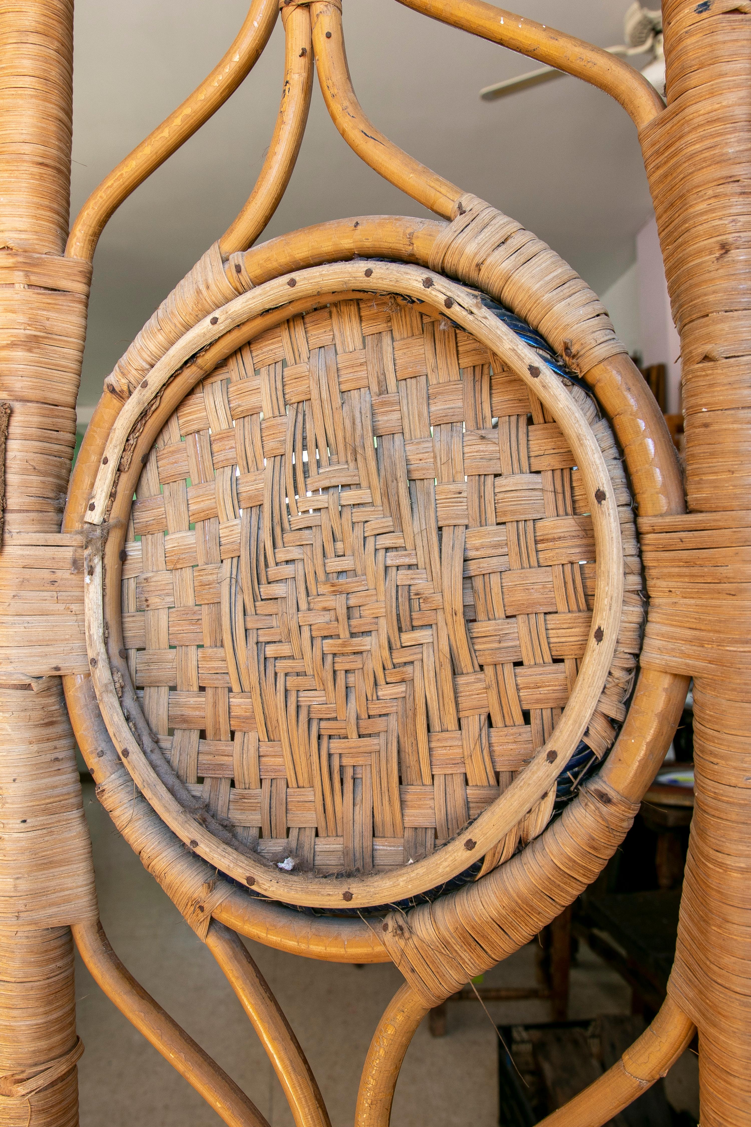 Late 20th Century 1970s Spanish Bamboo & 2-Tone Woven Wicker Clothes & Umbrella Rack For Sale