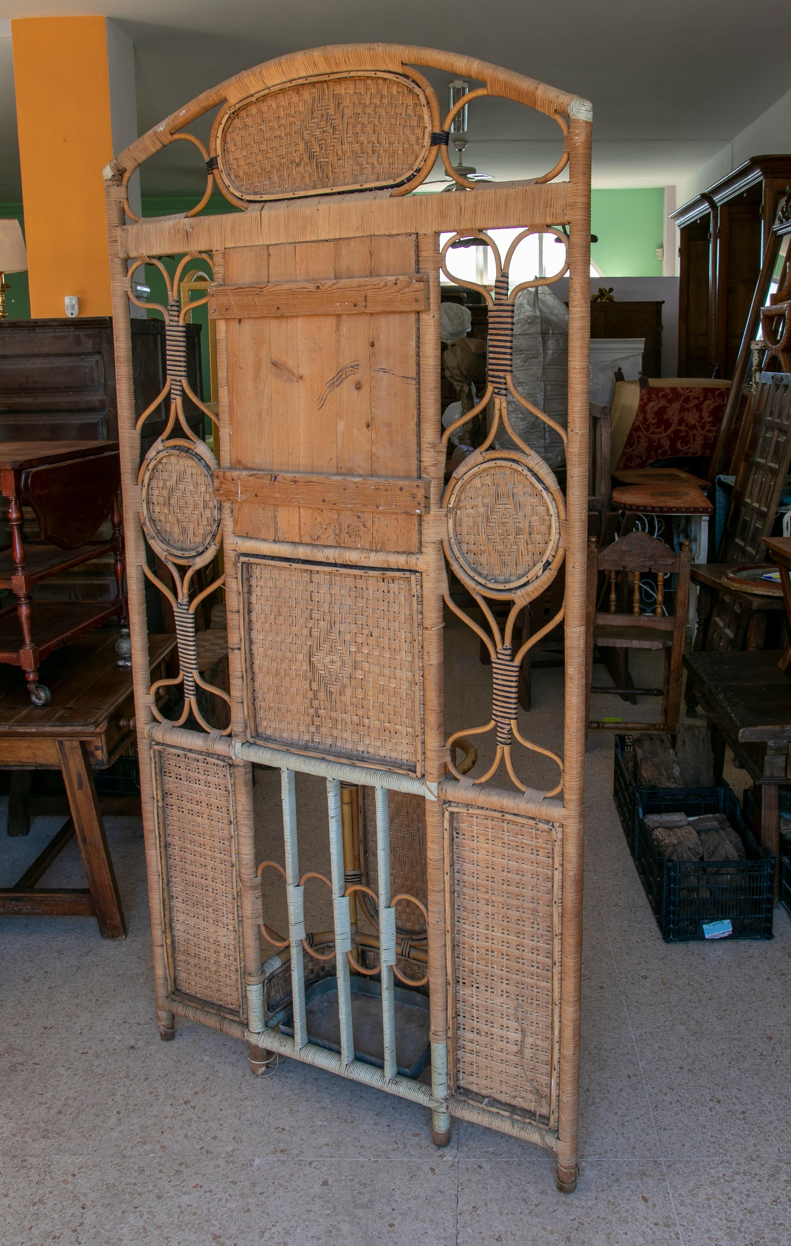 1970s Spanish Bamboo & 2-Tone Woven Wicker Clothes & Umbrella Rack For Sale 3