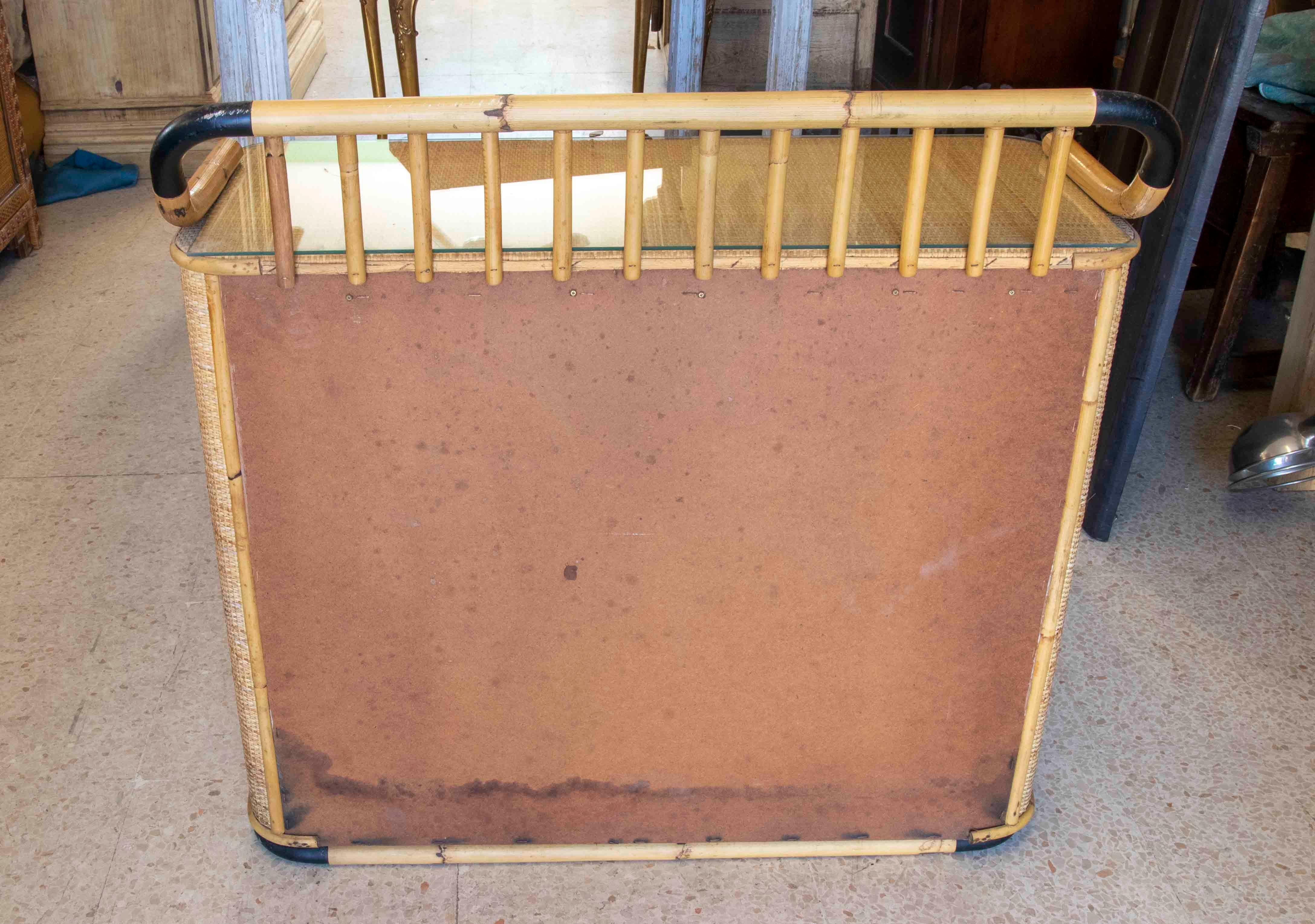 1970s Spanish Bamboo and Wicker Chest with Four Drawers  For Sale 2