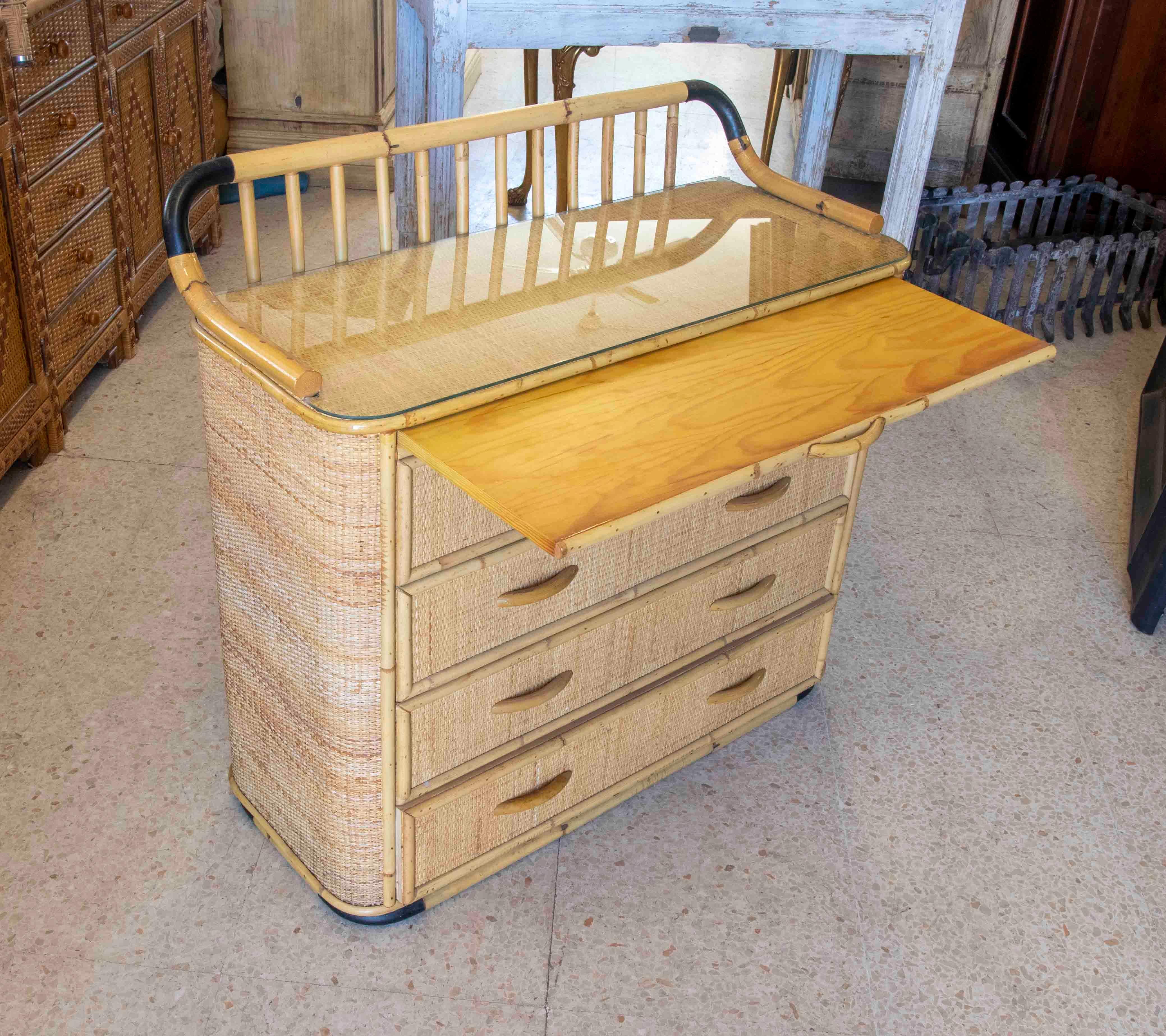 1970s Spanish Bamboo and Wicker Chest with Four Drawers  For Sale 4