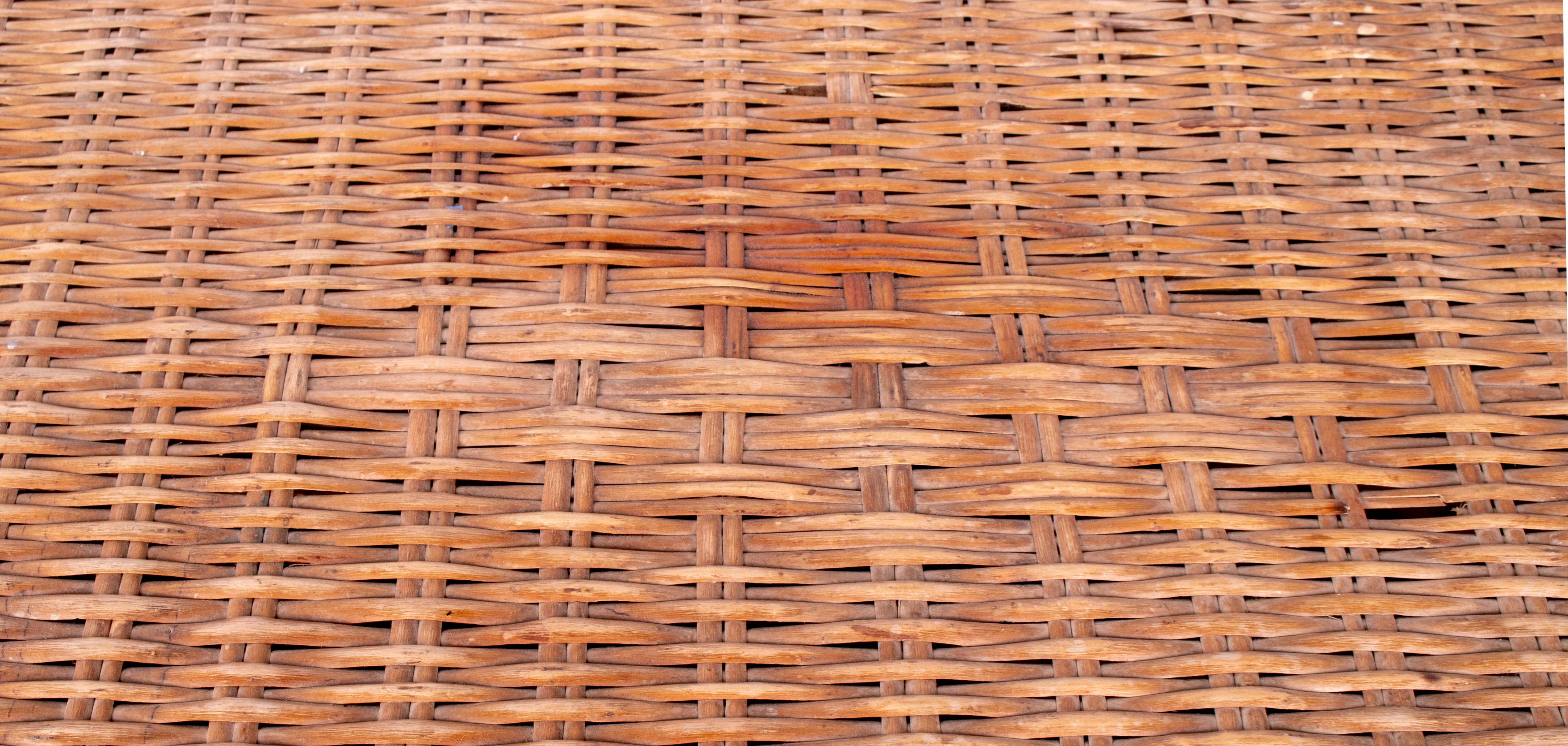 1970s Spanish Bamboo and Wicker Side Table For Sale 7