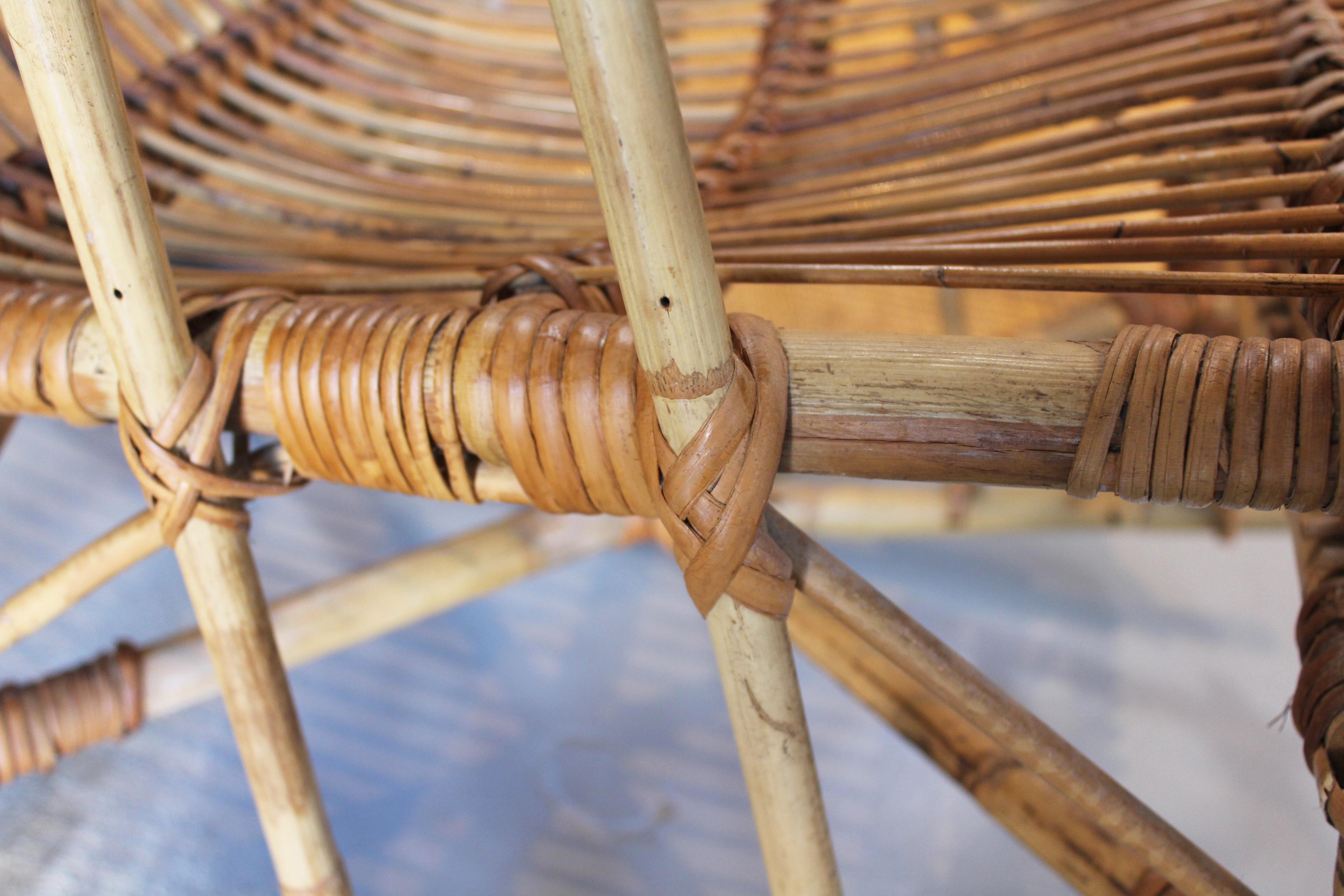 20ième siècle chaise berçante espagnole en bambou et osier des années 1970 en vente