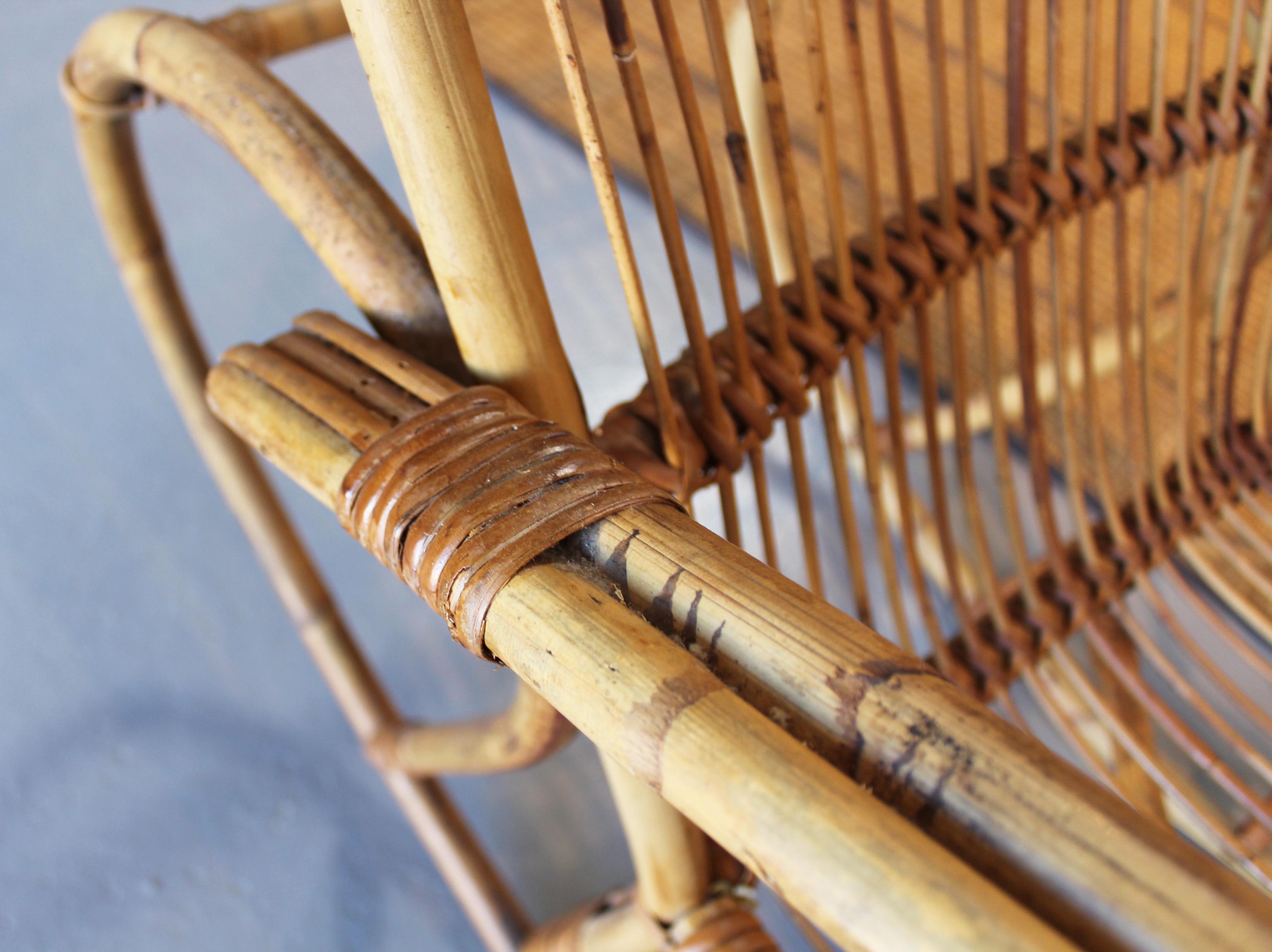 1970s Spanish Bamboo and Willow Wicker Rocking Chair For Sale 2