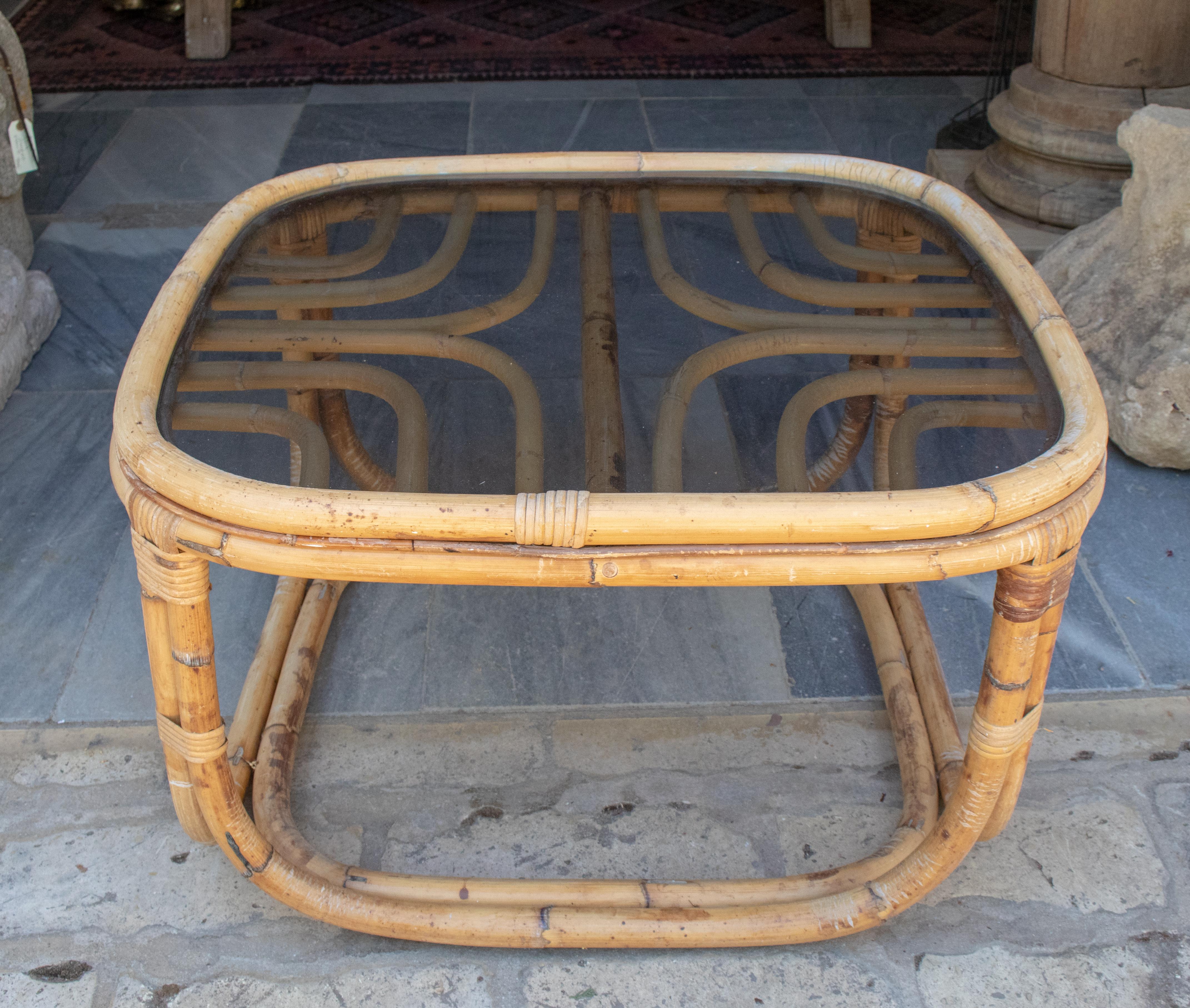 1970s Spanish Bamboo Coffee Table with Smoked Glass Top In Good Condition In Marbella, ES
