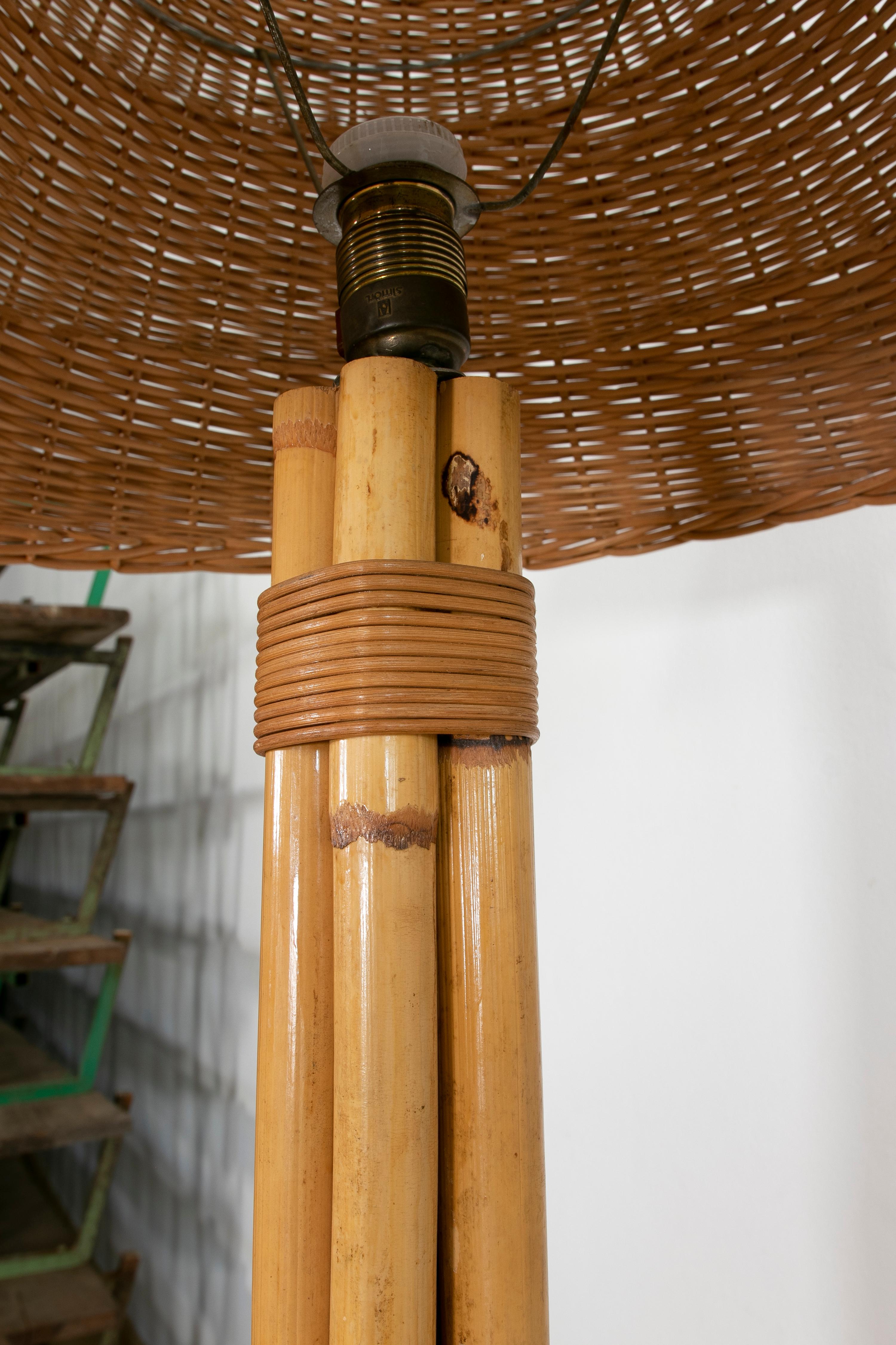 1970s, Spanish Bamboo Floor Lamp with Wicker Lampshade  In Good Condition In Marbella, ES