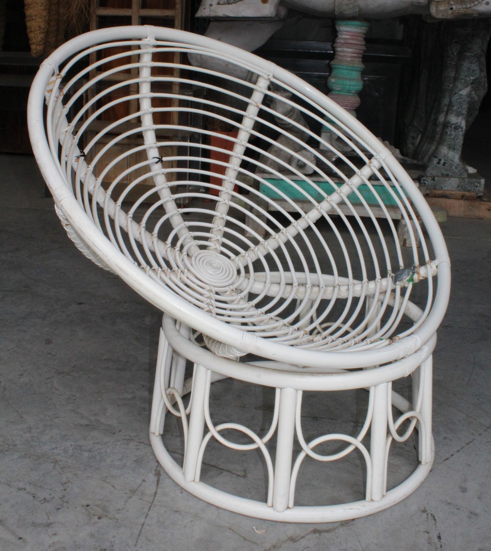 1970s Spanish Bamboo Garden Chair with Rounded Backrest In Good Condition For Sale In Marbella, ES