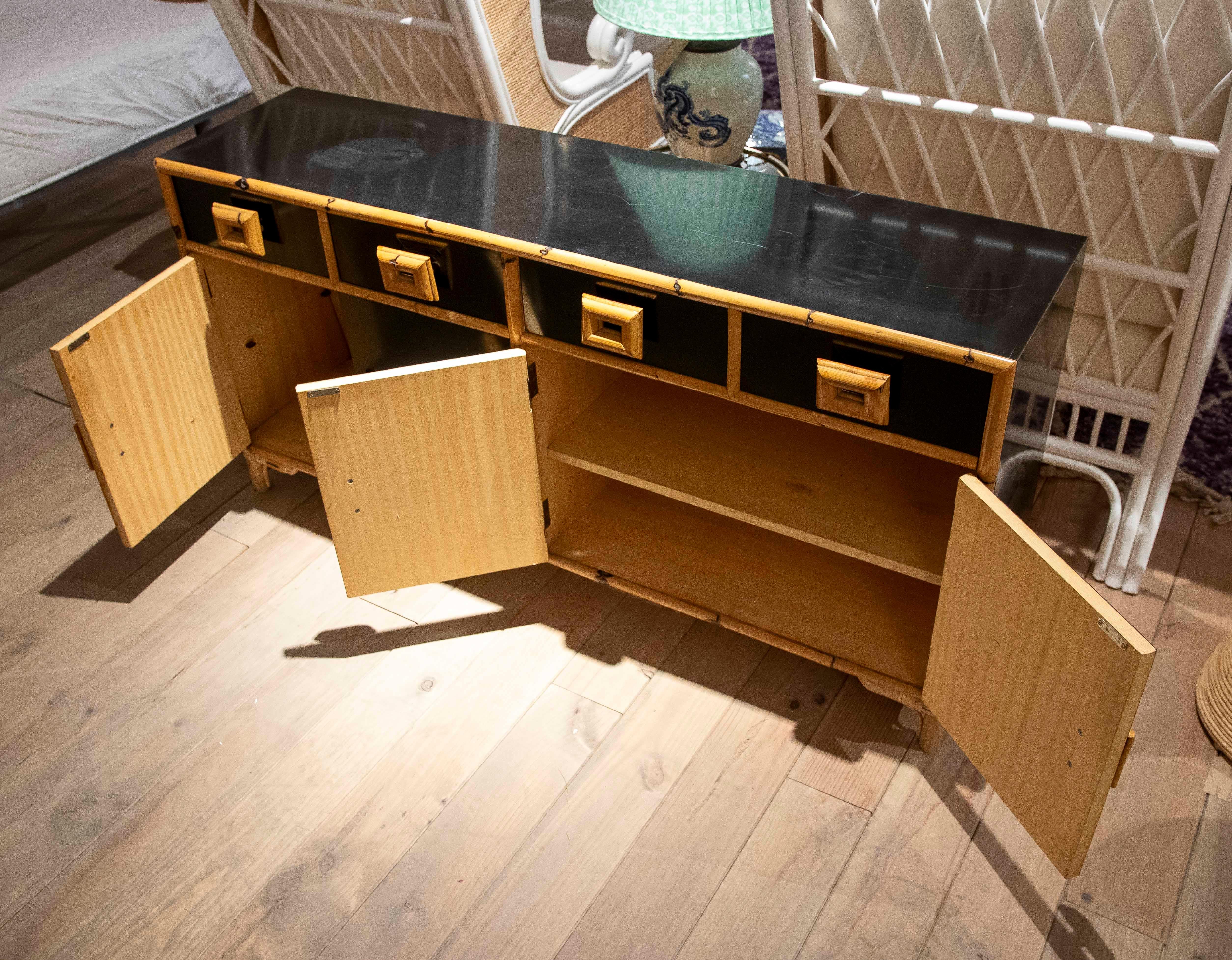 1970 Spanish Black Bamboo and Formica Sideboard with Drawers and Doors (buffet espagnol en bambou noir et formica avec tiroirs et portes) en vente 1