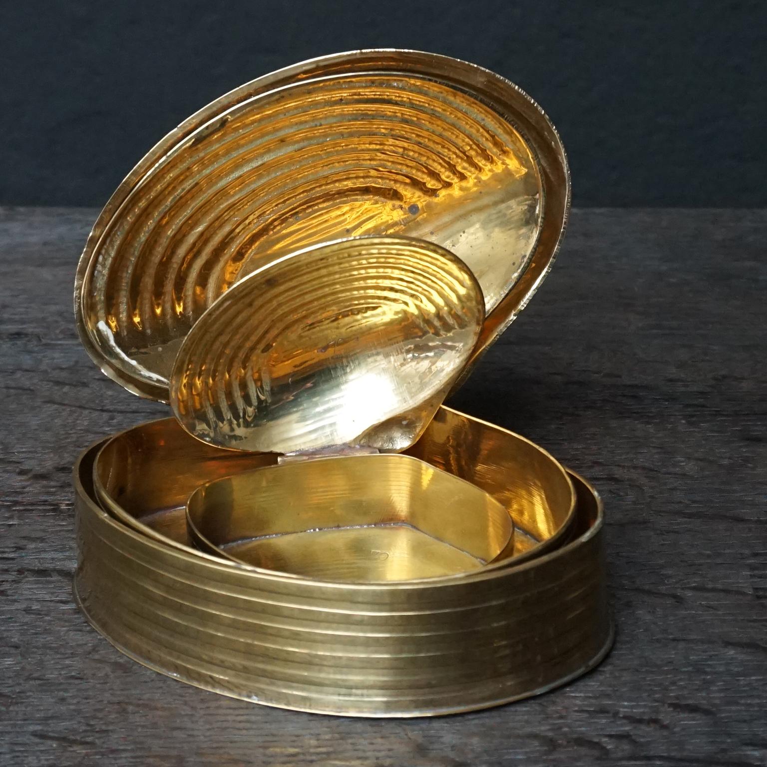 1970s Spanish Brass Clam Shell Nesting Set of Three Hinged Lid Trinket Boxes 5