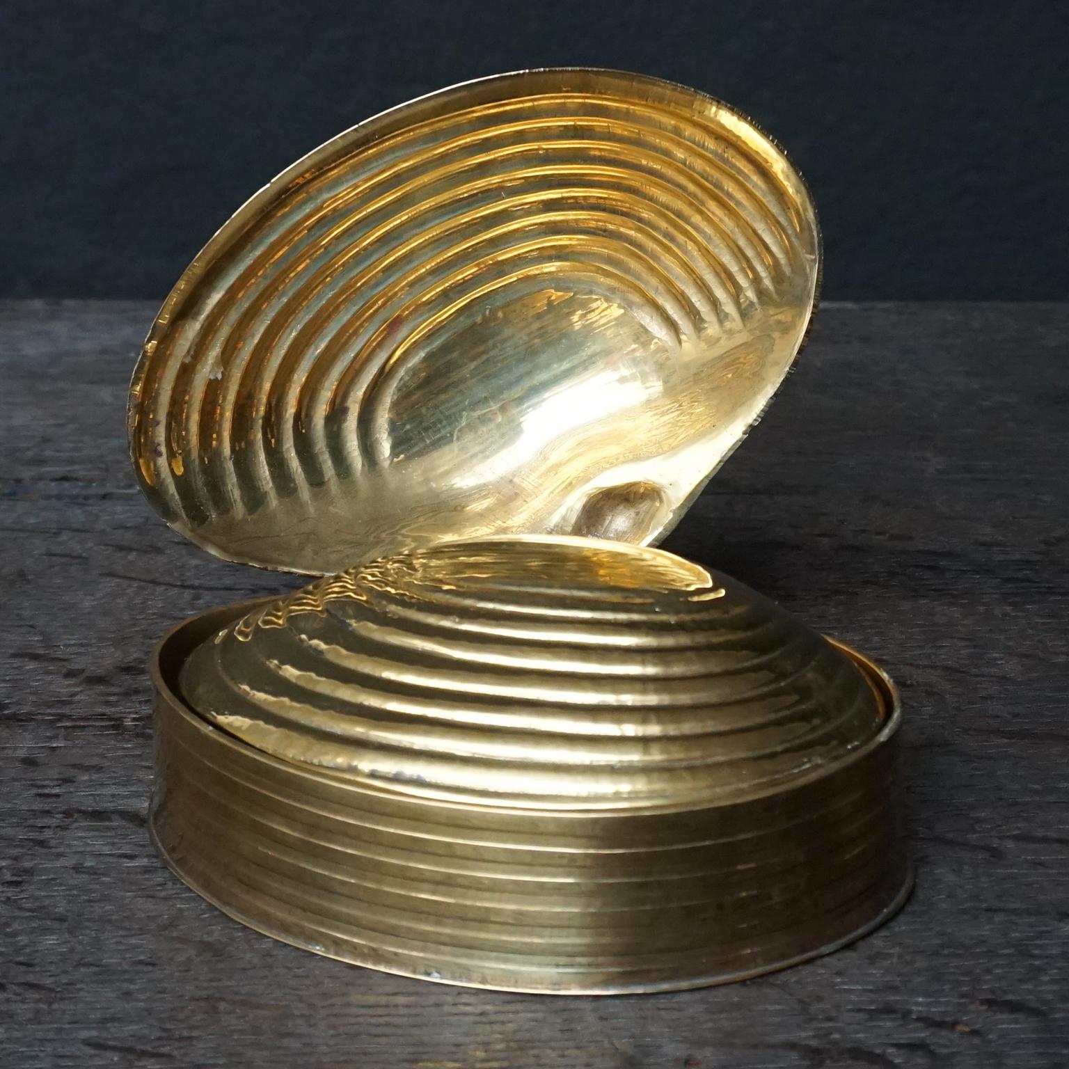 1970s Spanish Brass Clam Shell Nesting Set of Three Hinged Lid Trinket Boxes 1