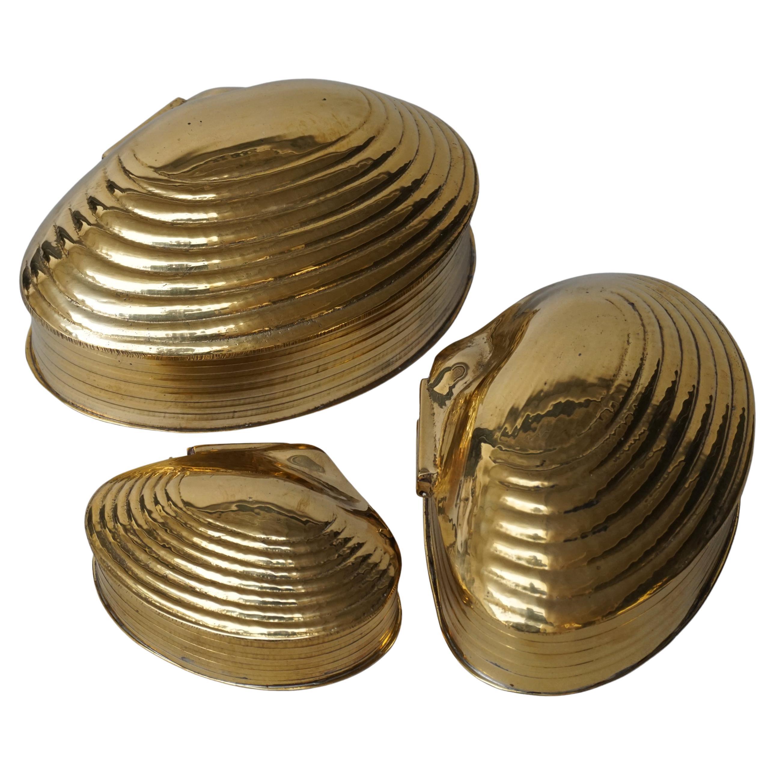 1970s Spanish Brass Clam Shell Nesting Set of Three Hinged Lid Trinket Boxes