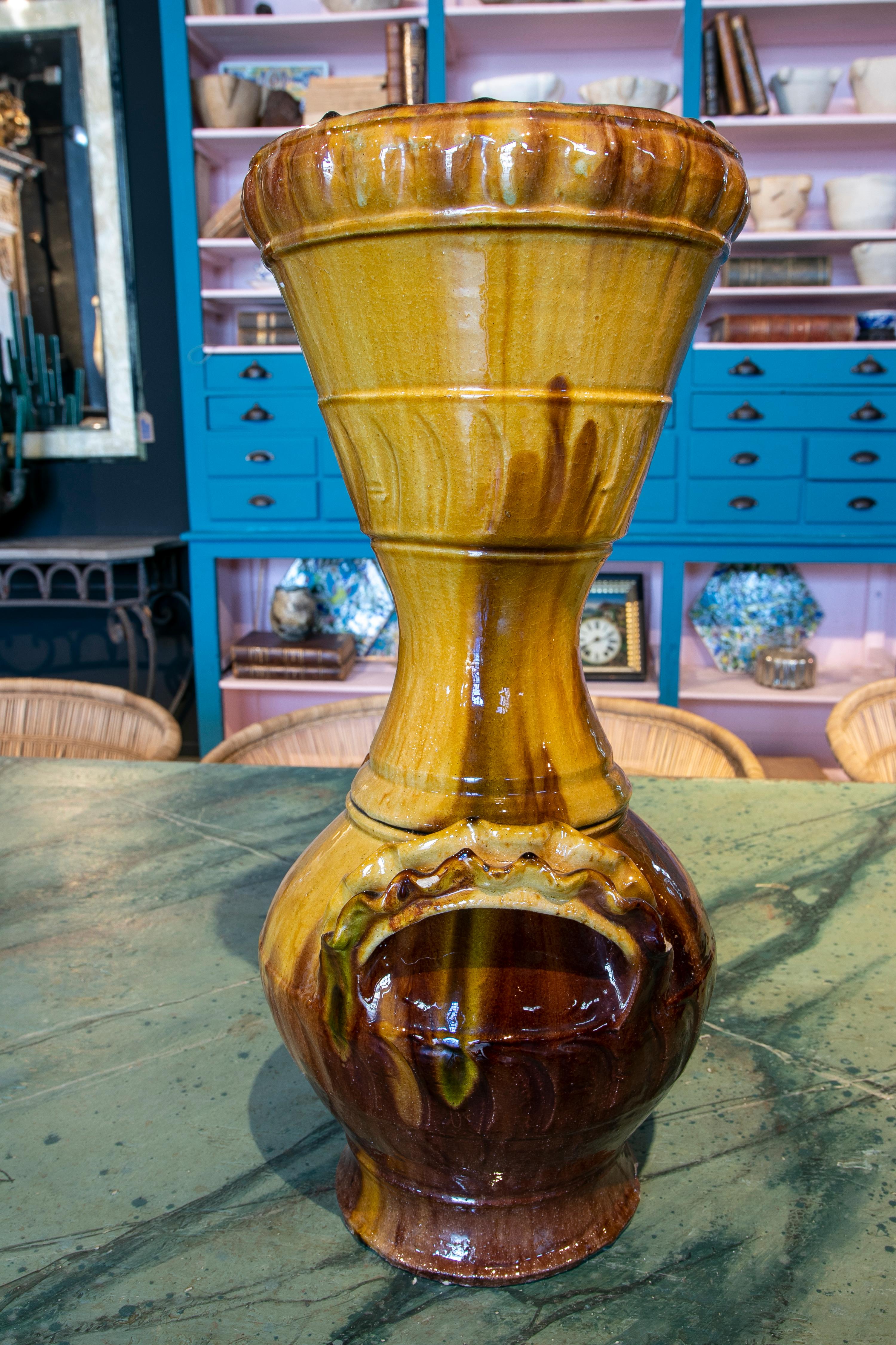 1970s Spanish Brown & Yellow Glazed Terracotta Ceramic Vase w/ Handles In Good Condition In Marbella, ES