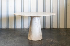 1970s Spanish Crema Marfil Round Pedestal Dining Table with Pedestal Base