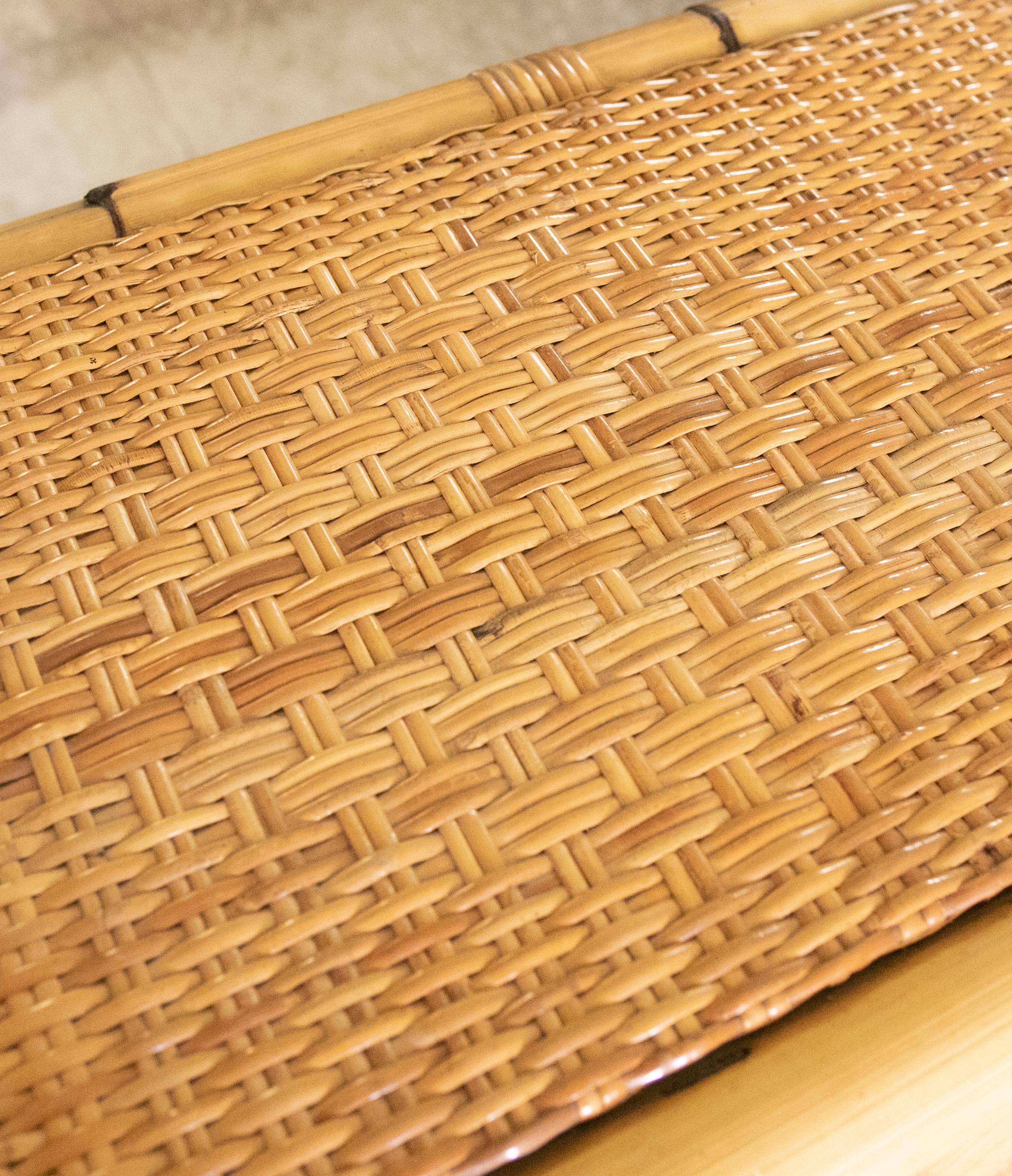 1970s Spanish Desk Made of Bamboo and Wicker with Four Drawers For Sale 6