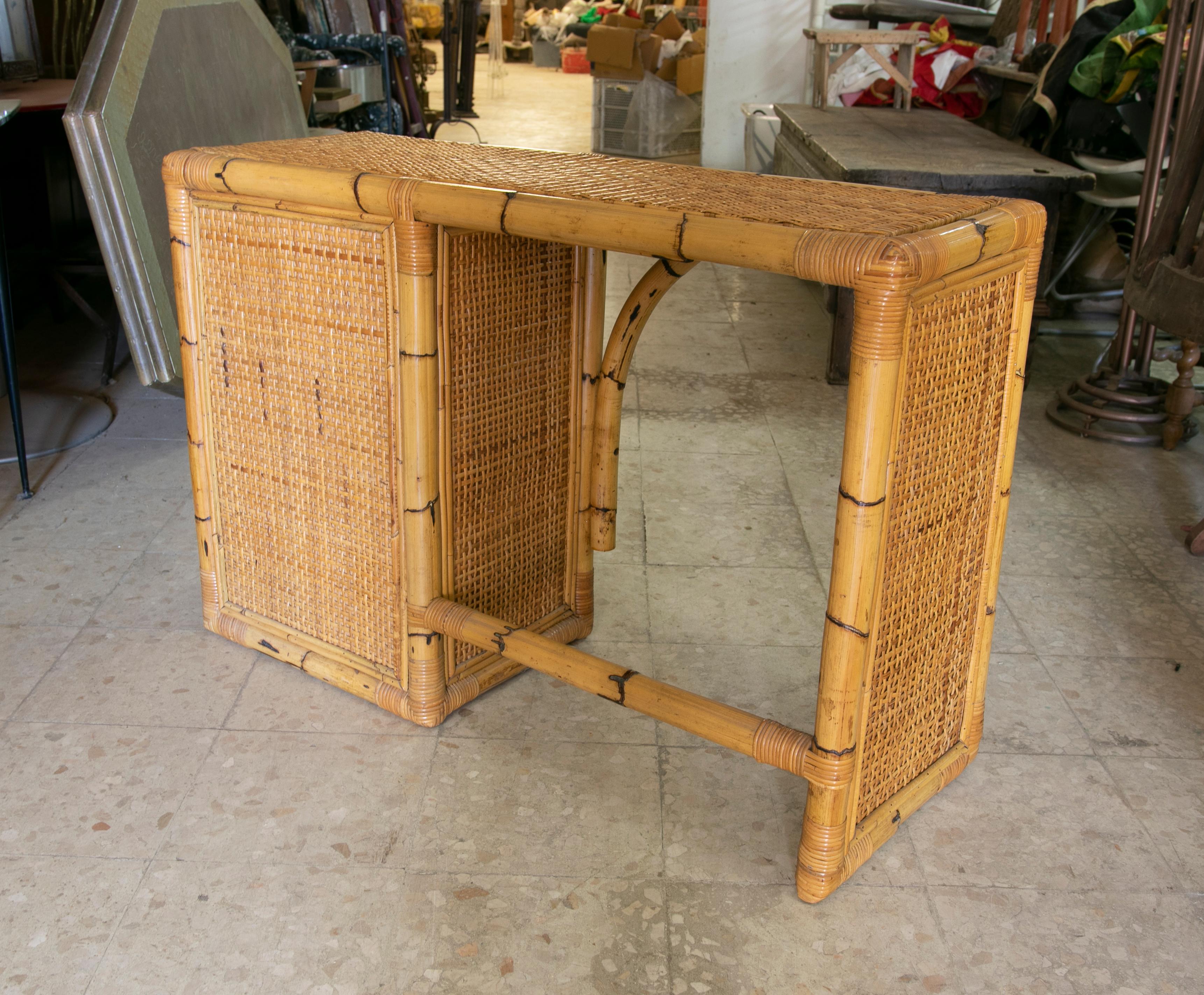 1970s Spanish Desk Made of Bamboo and Wicker with Four Drawers For Sale 2